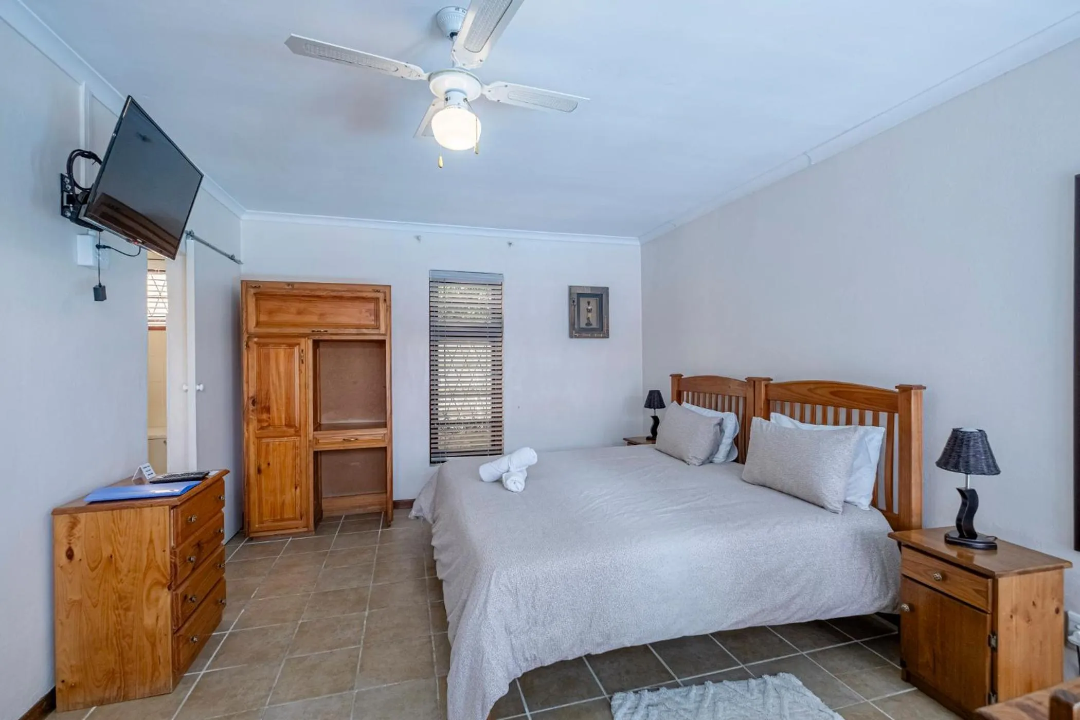 Property building, Bed in 5 Third Avenue Guesthouse