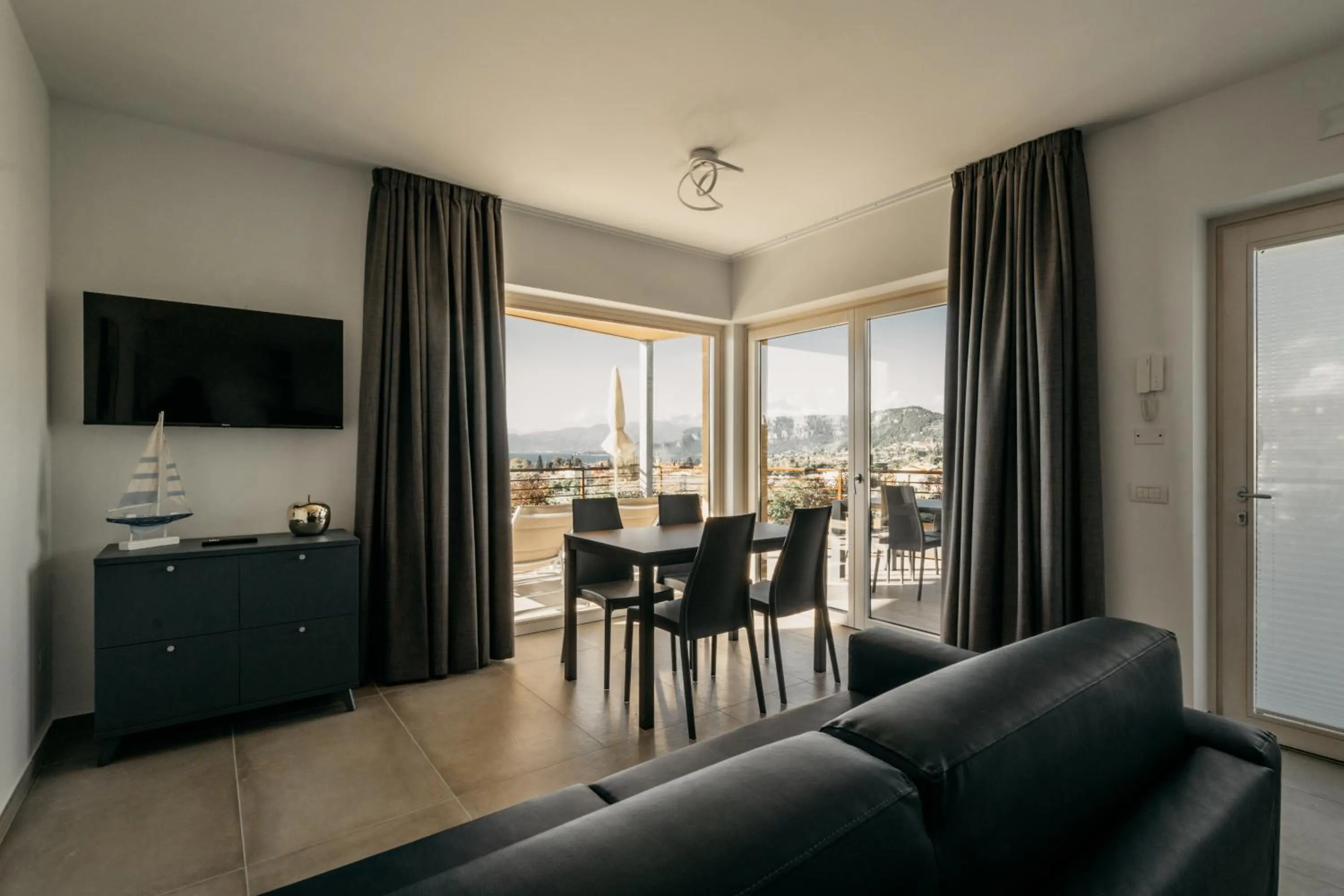 Apartments Monsurei, Lake view