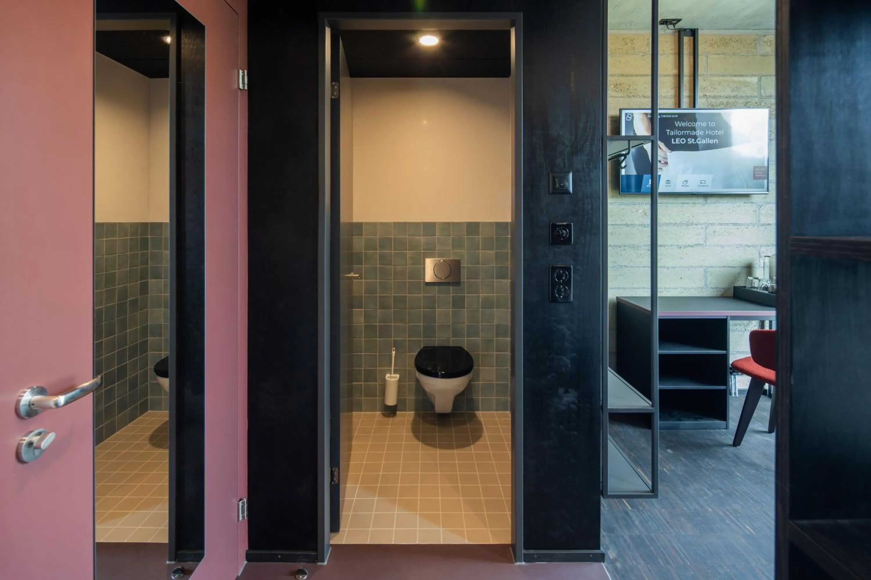 Toilet in Tailormade Hotel LEO St Gallen