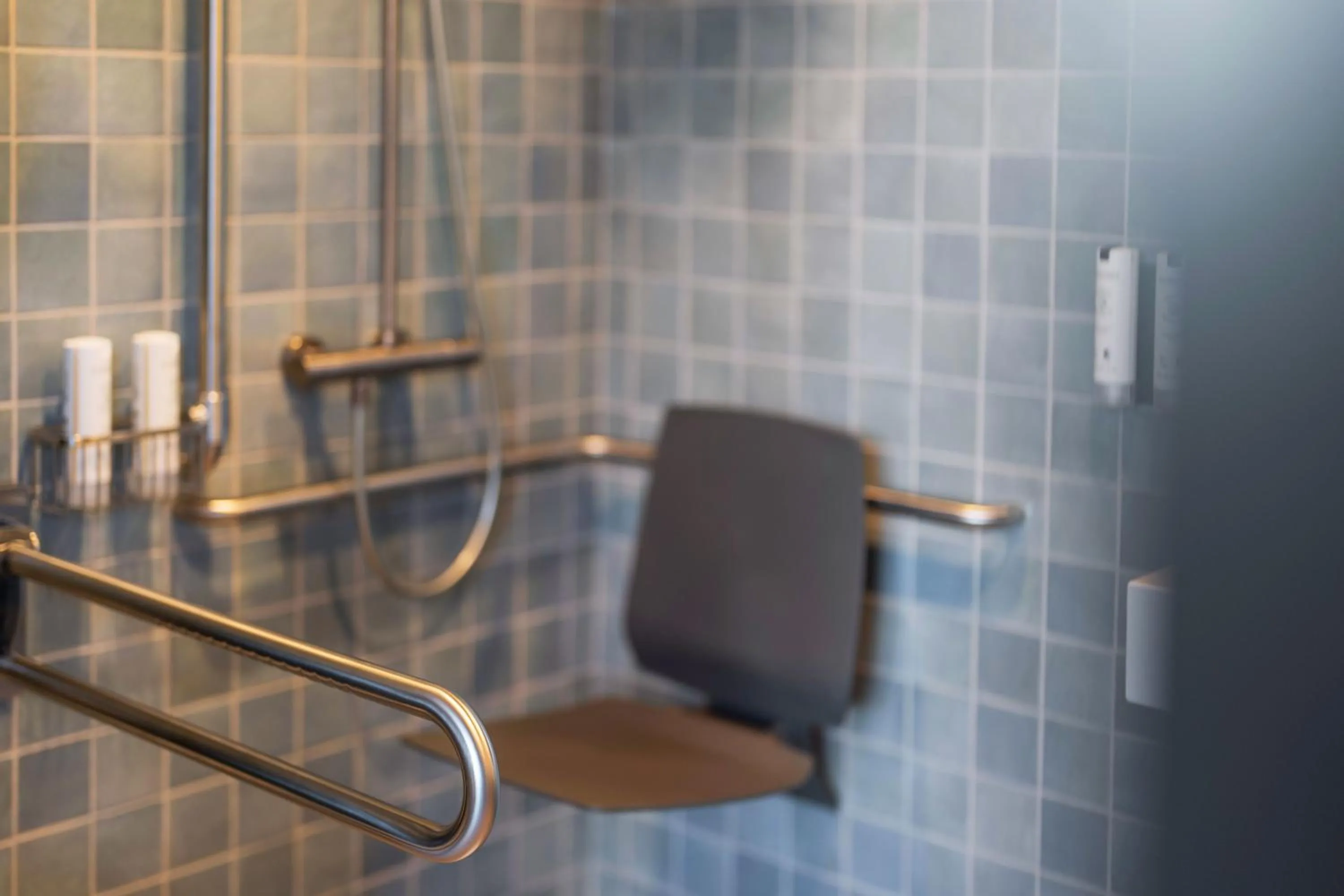 Shower in Tailormade Hotel LEO St Gallen