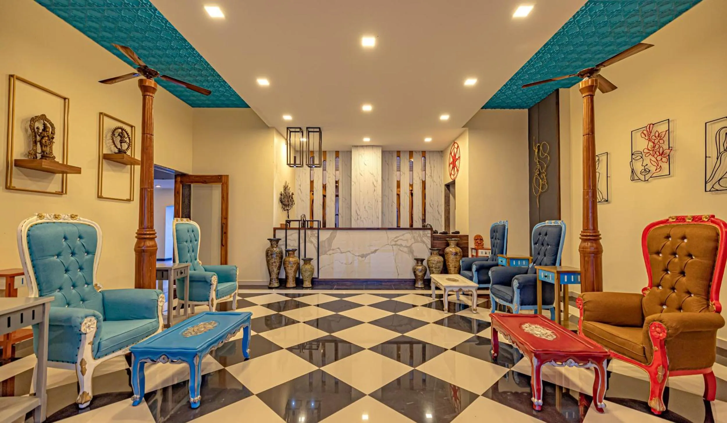 Seating area in Hotel SRM Grandeurs