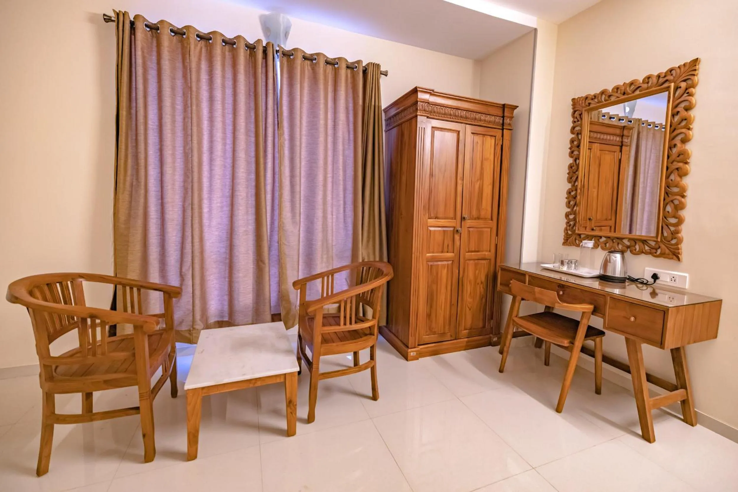 Seating area in Hotel SRM Grandeurs