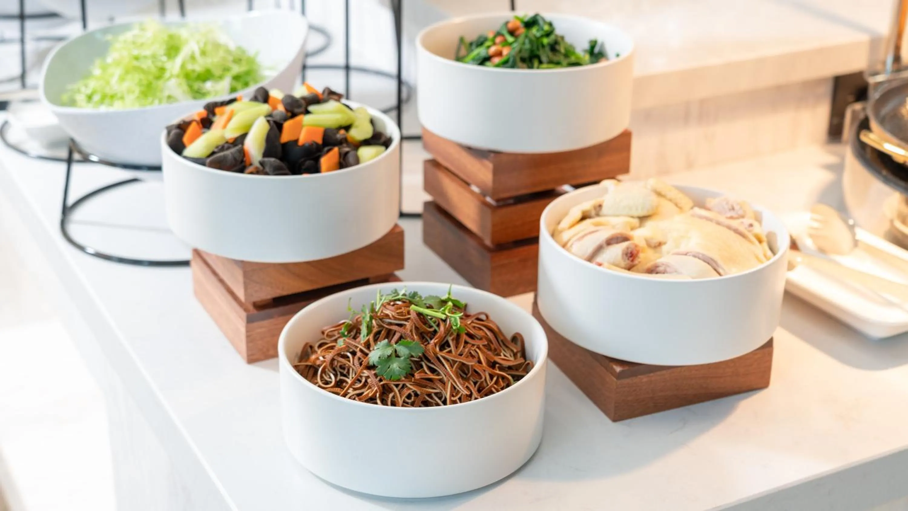 Restaurant/places to eat in Holiday Inn Express Qingdao Northern West Coast by IHG