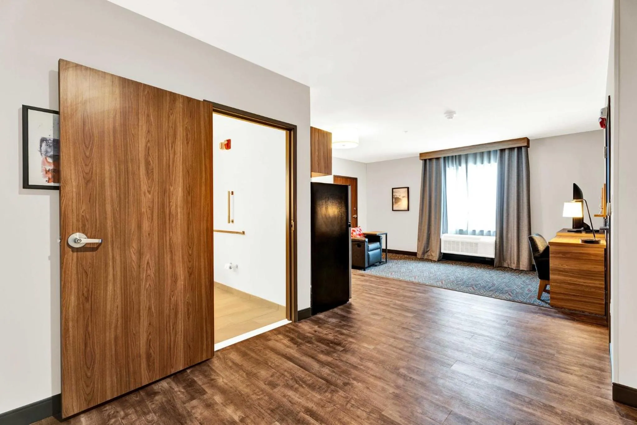 Photo of the whole room, Bed in Candlewood Suites - Detroit - Auburn Hills by IHG