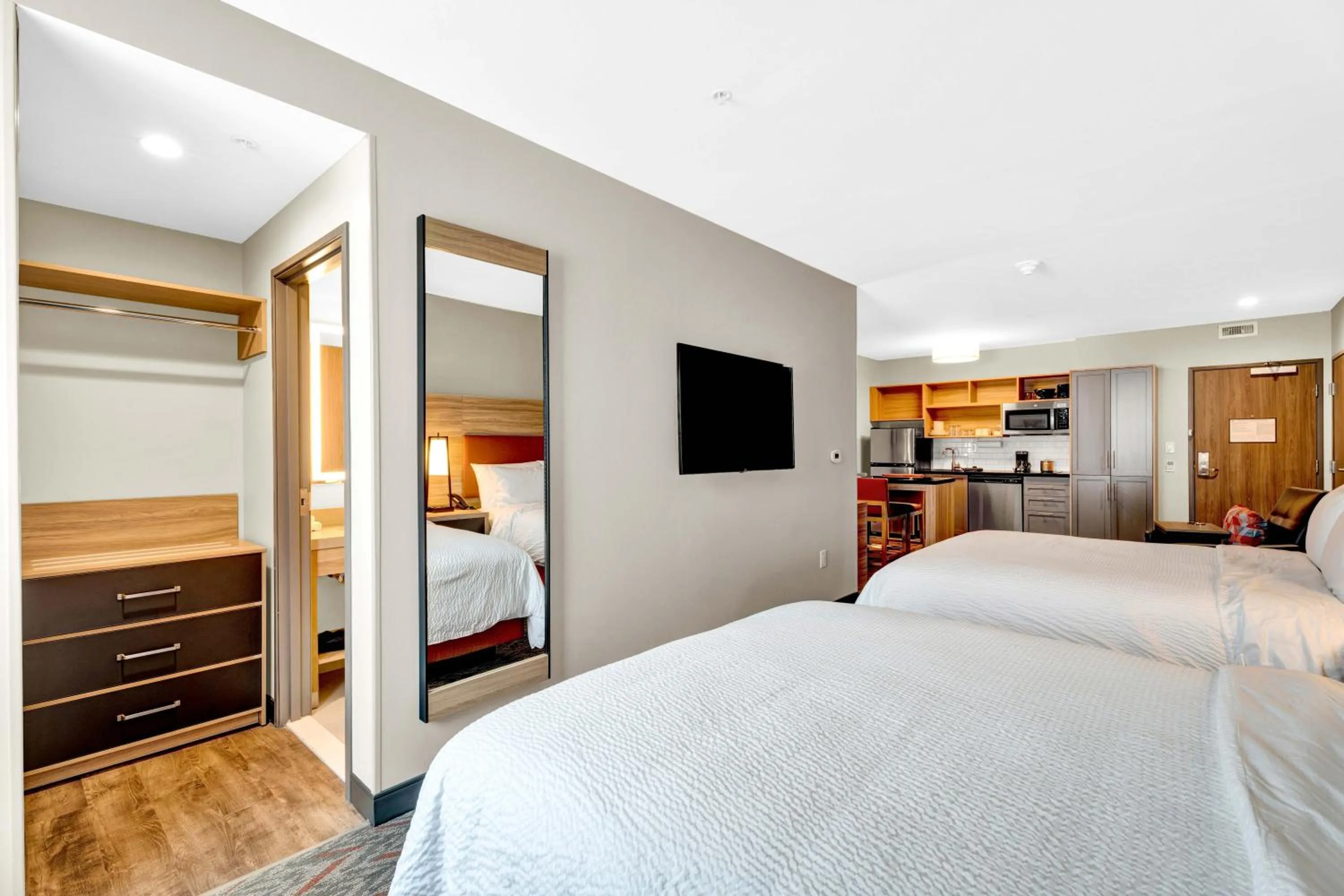 Bed in Candlewood Suites - Detroit - Auburn Hills by IHG