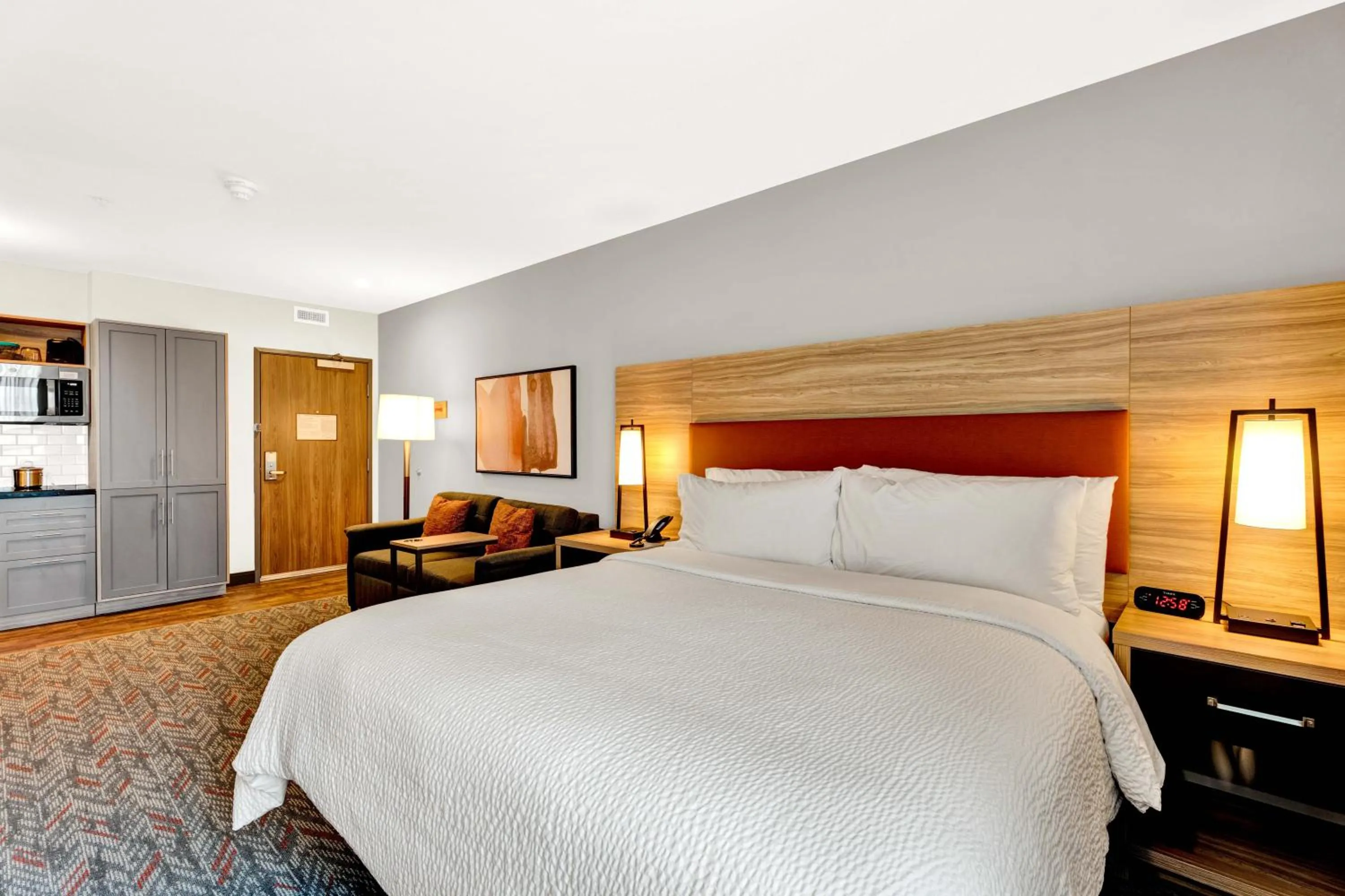 Bed in Candlewood Suites - Detroit - Auburn Hills by IHG