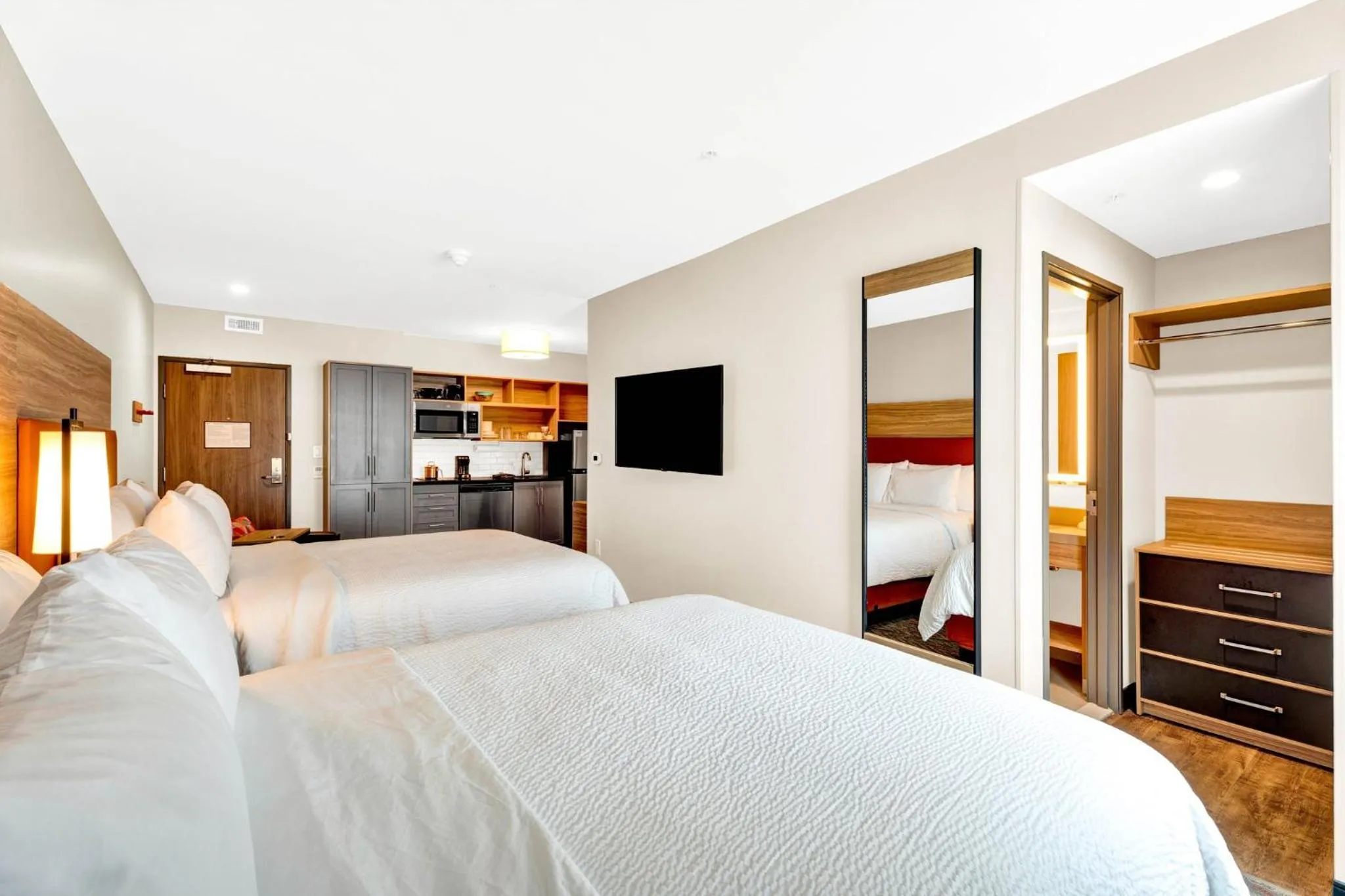 Photo of the whole room, Bed in Candlewood Suites - Detroit - Auburn Hills by IHG