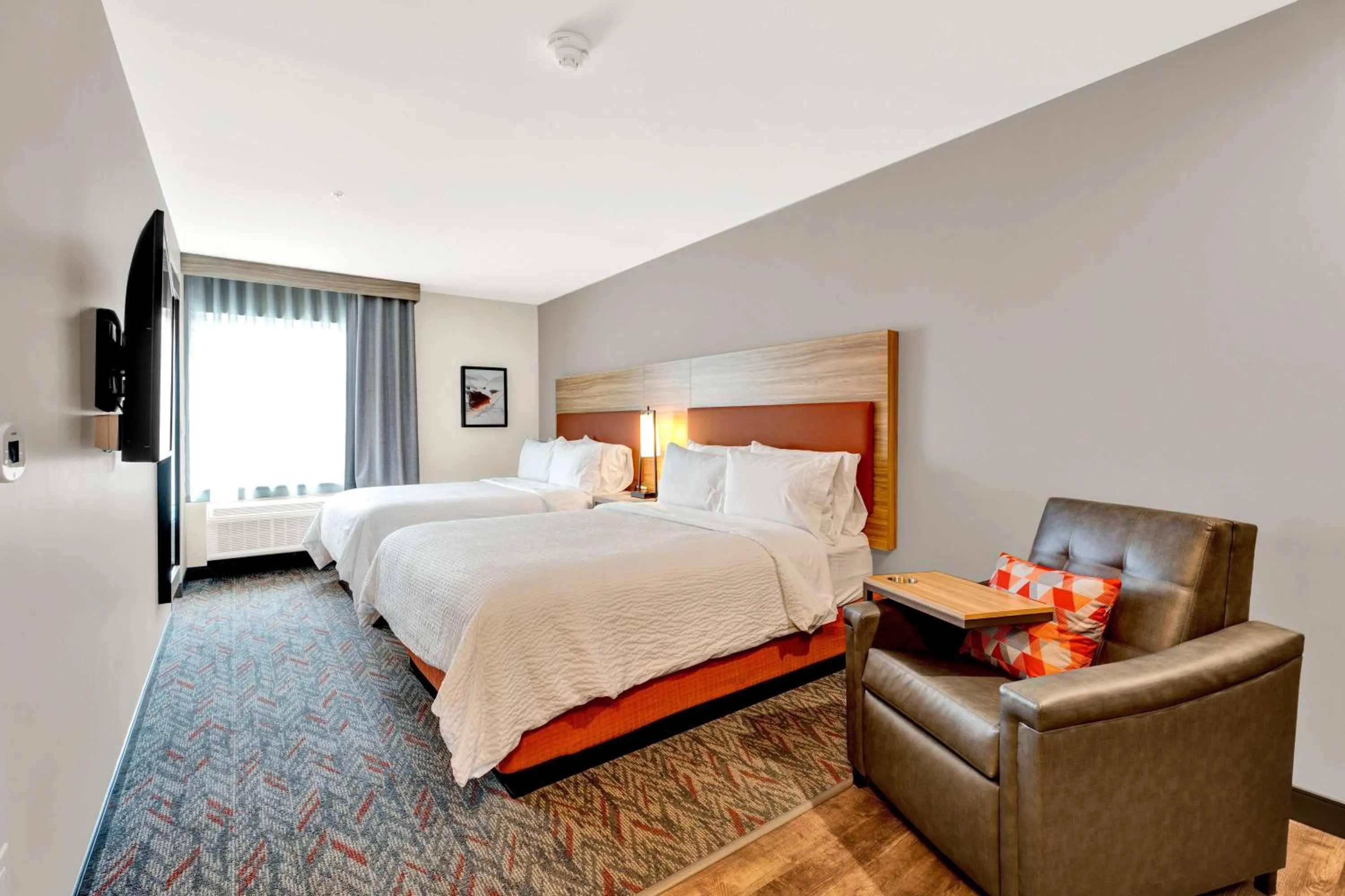 Bed in Candlewood Suites - Detroit - Auburn Hills by IHG