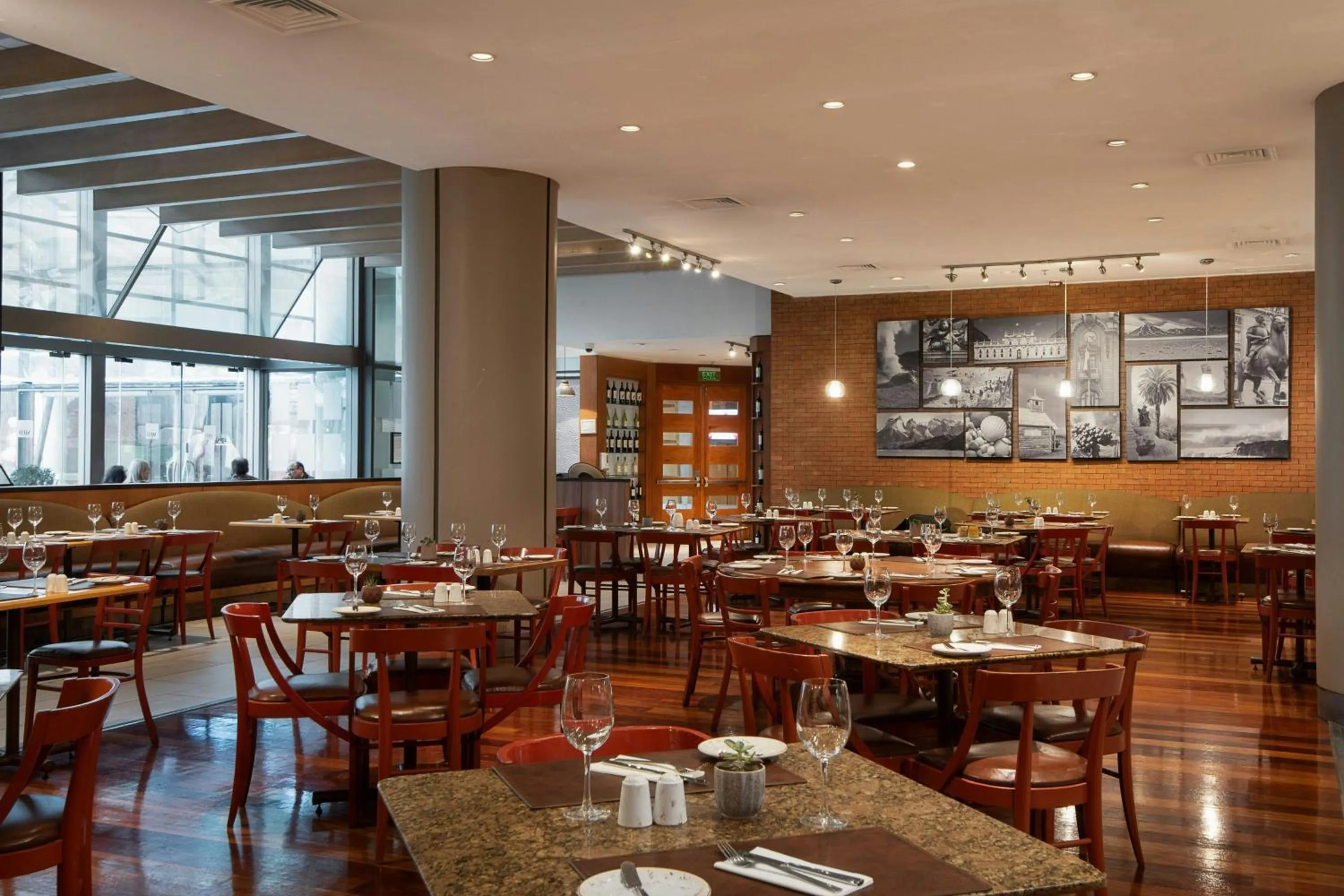 Restaurant/places to eat in Santiago Marriott Hotel