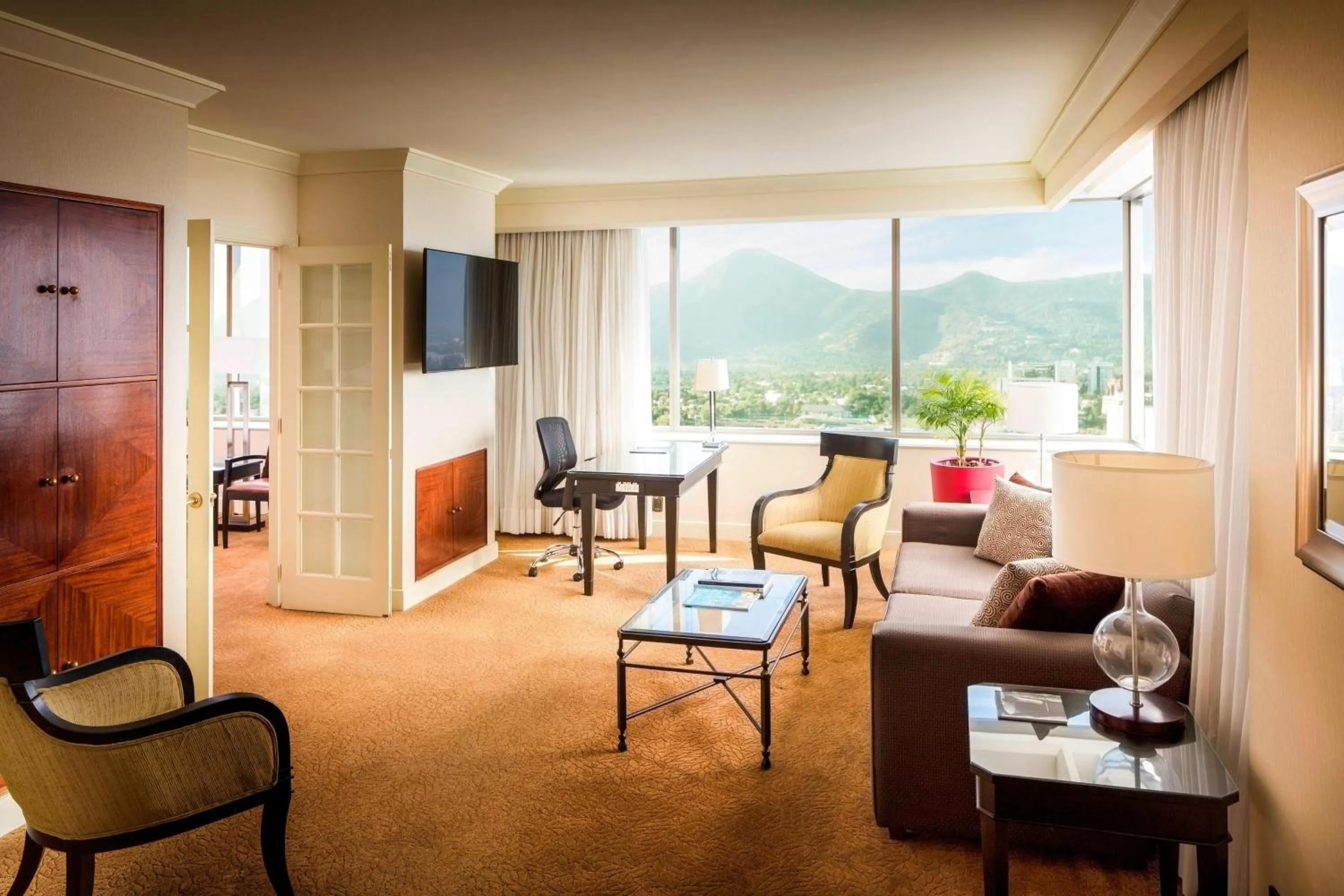 Living room in Santiago Marriott Hotel
