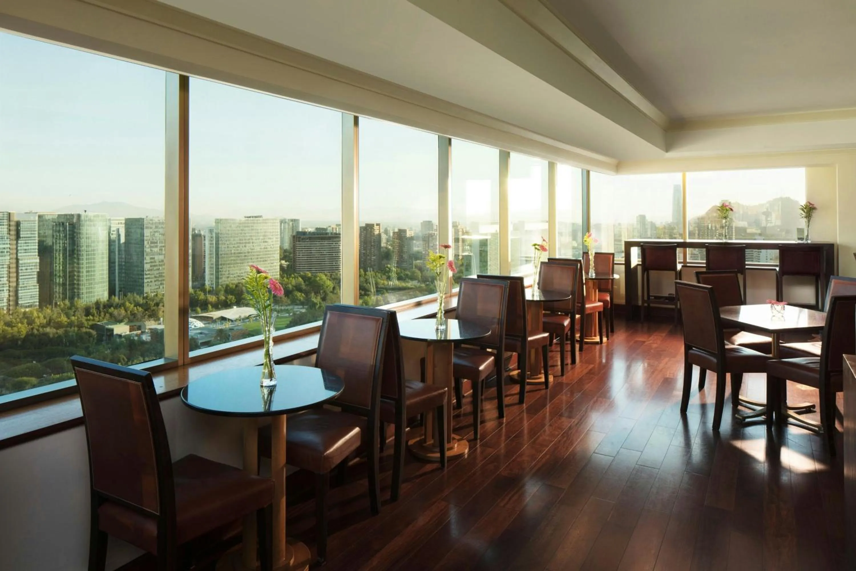 Lounge or bar in Santiago Marriott Hotel