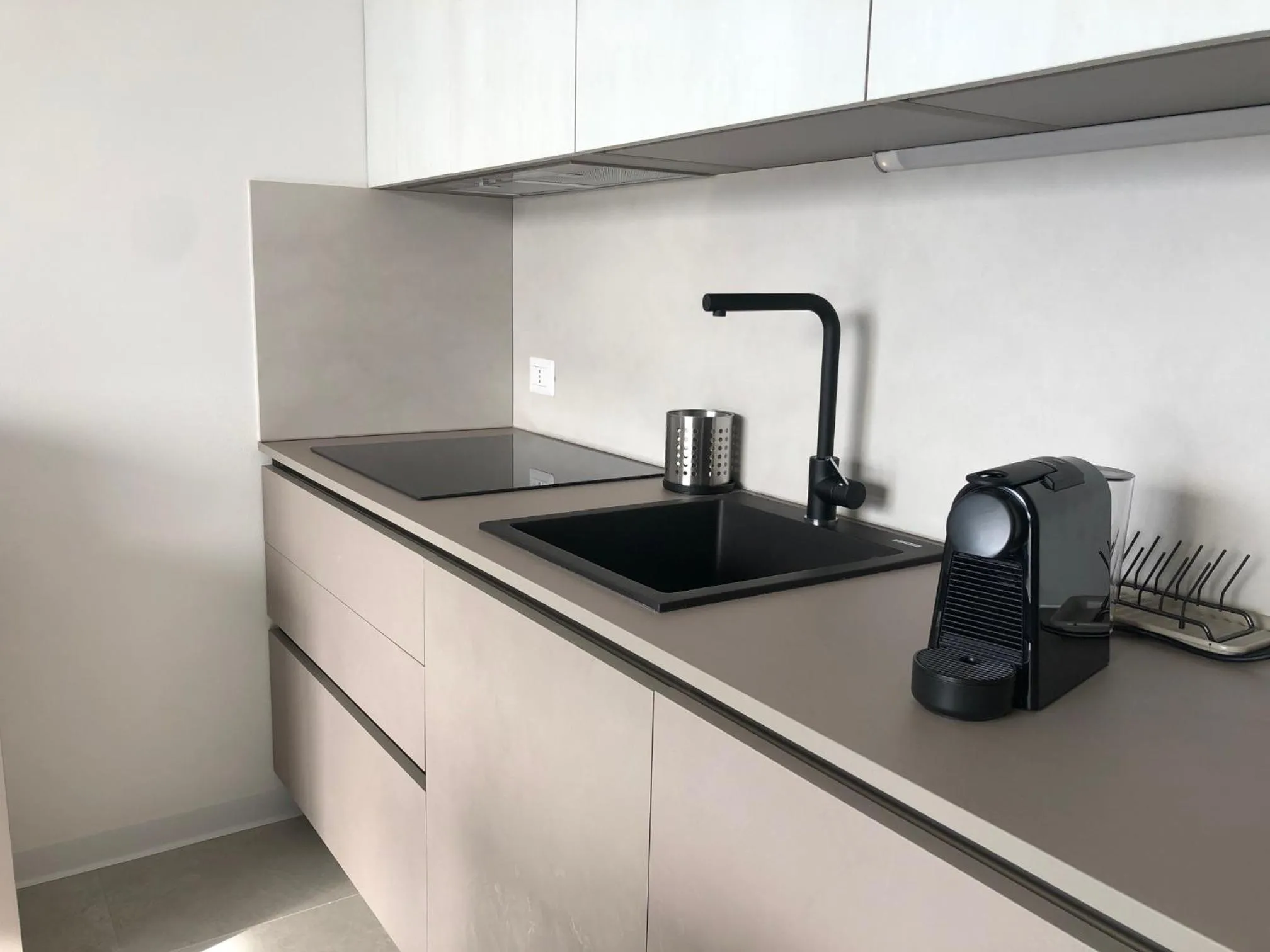Coffee/tea facilities in Art Vista Lake Como