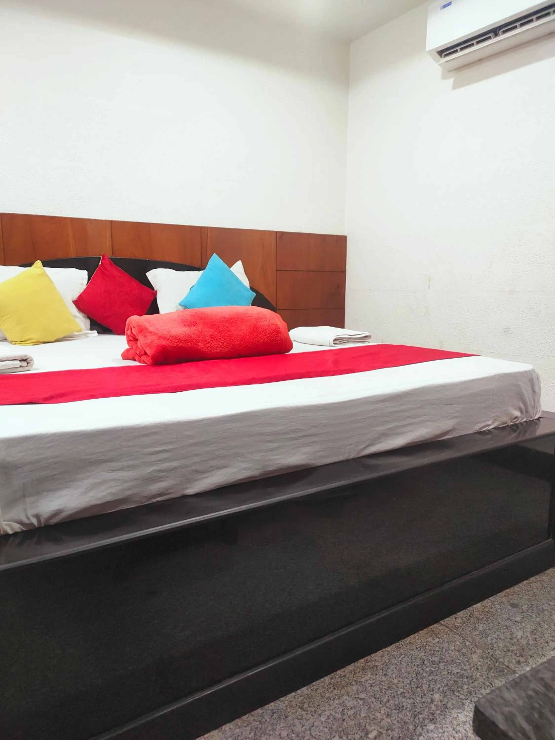 Bed in Hotel New Maruthi Inn, LB Nagar