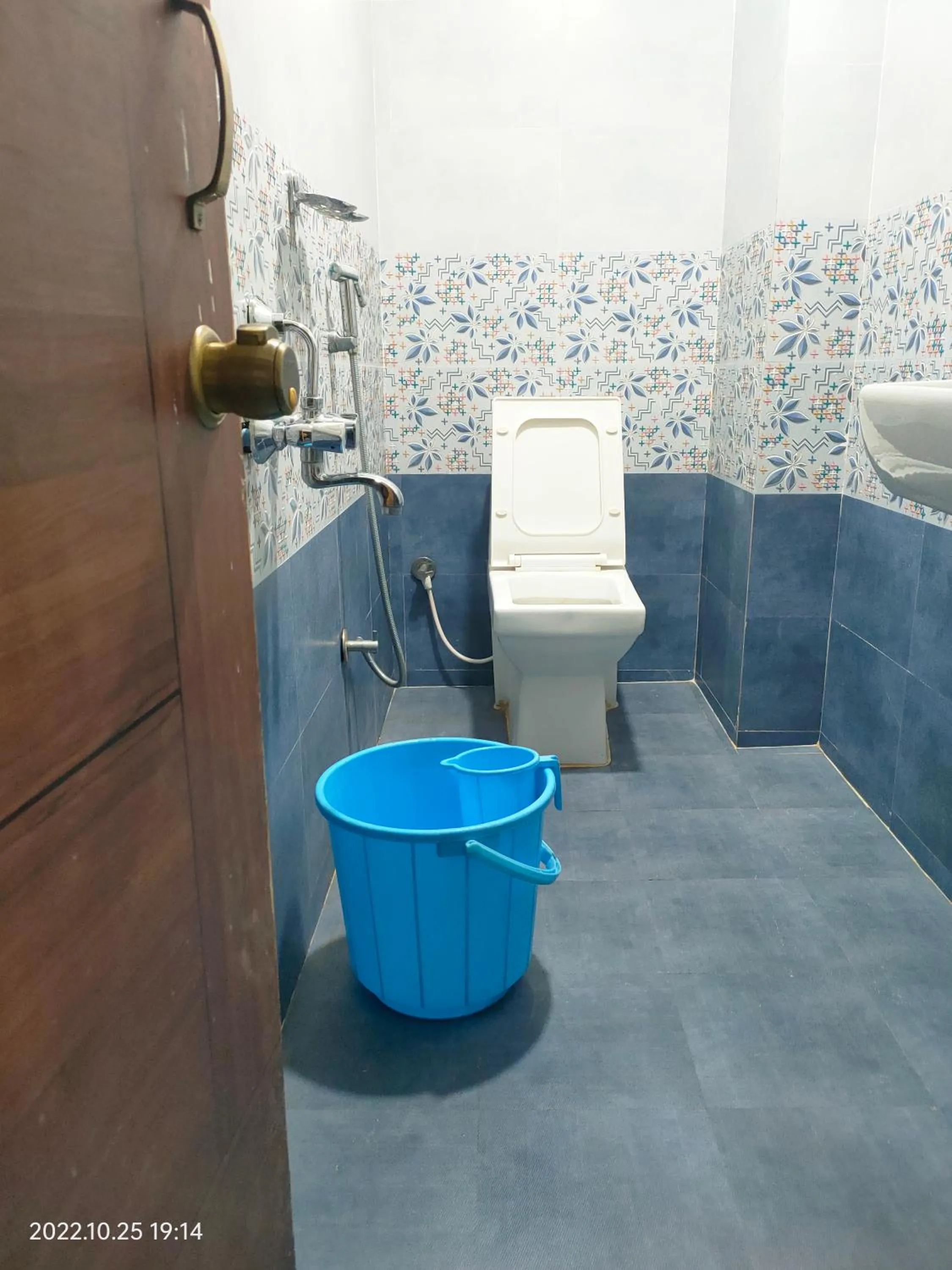Bathroom in Hotel New Maruthi Inn, LB Nagar