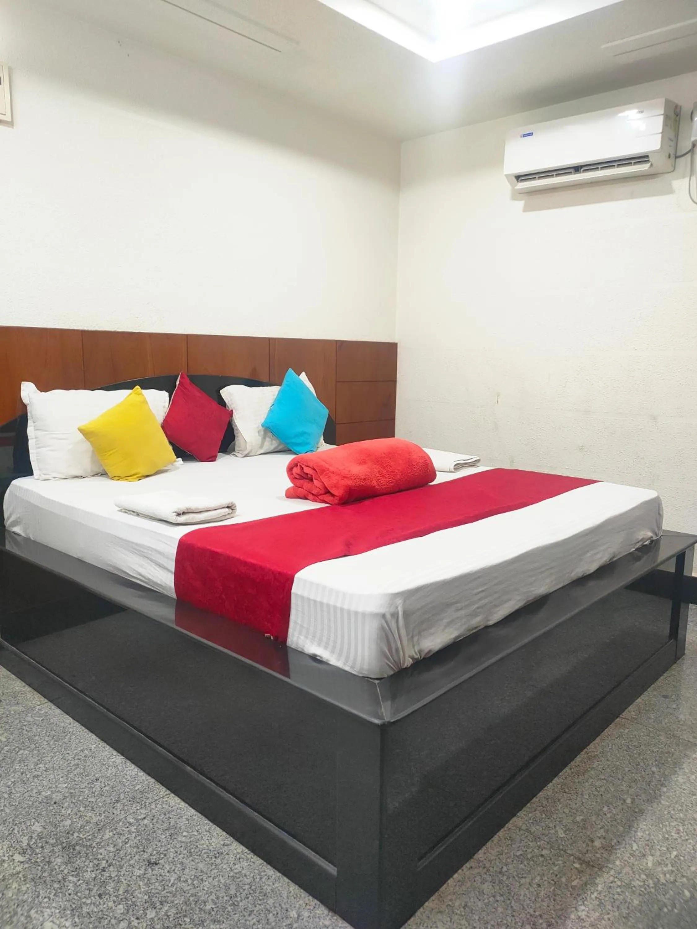 Bed in Hotel New Maruthi Inn, LB Nagar