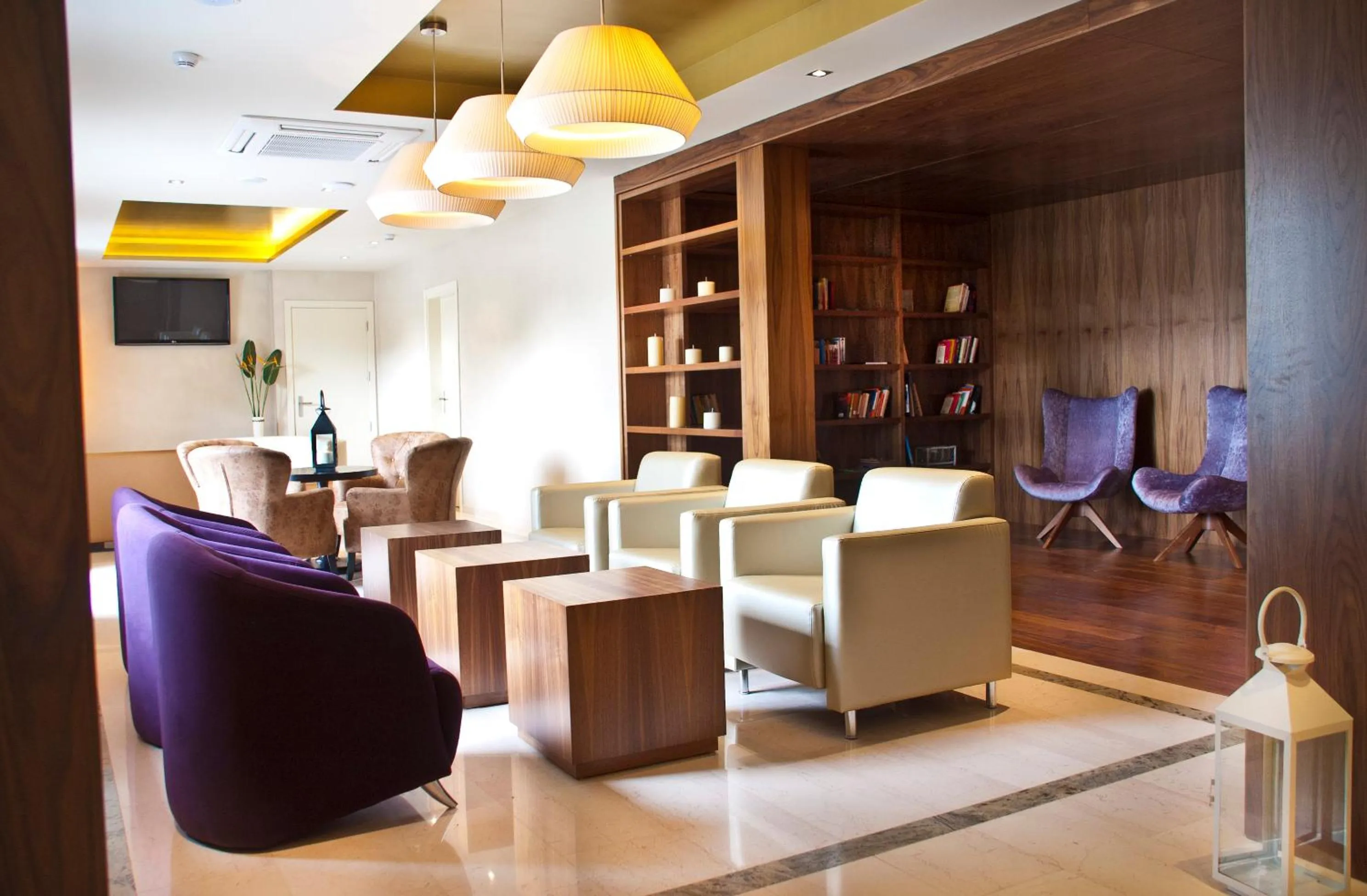 Lounge or bar in Sant Jordi Boutique Hotel