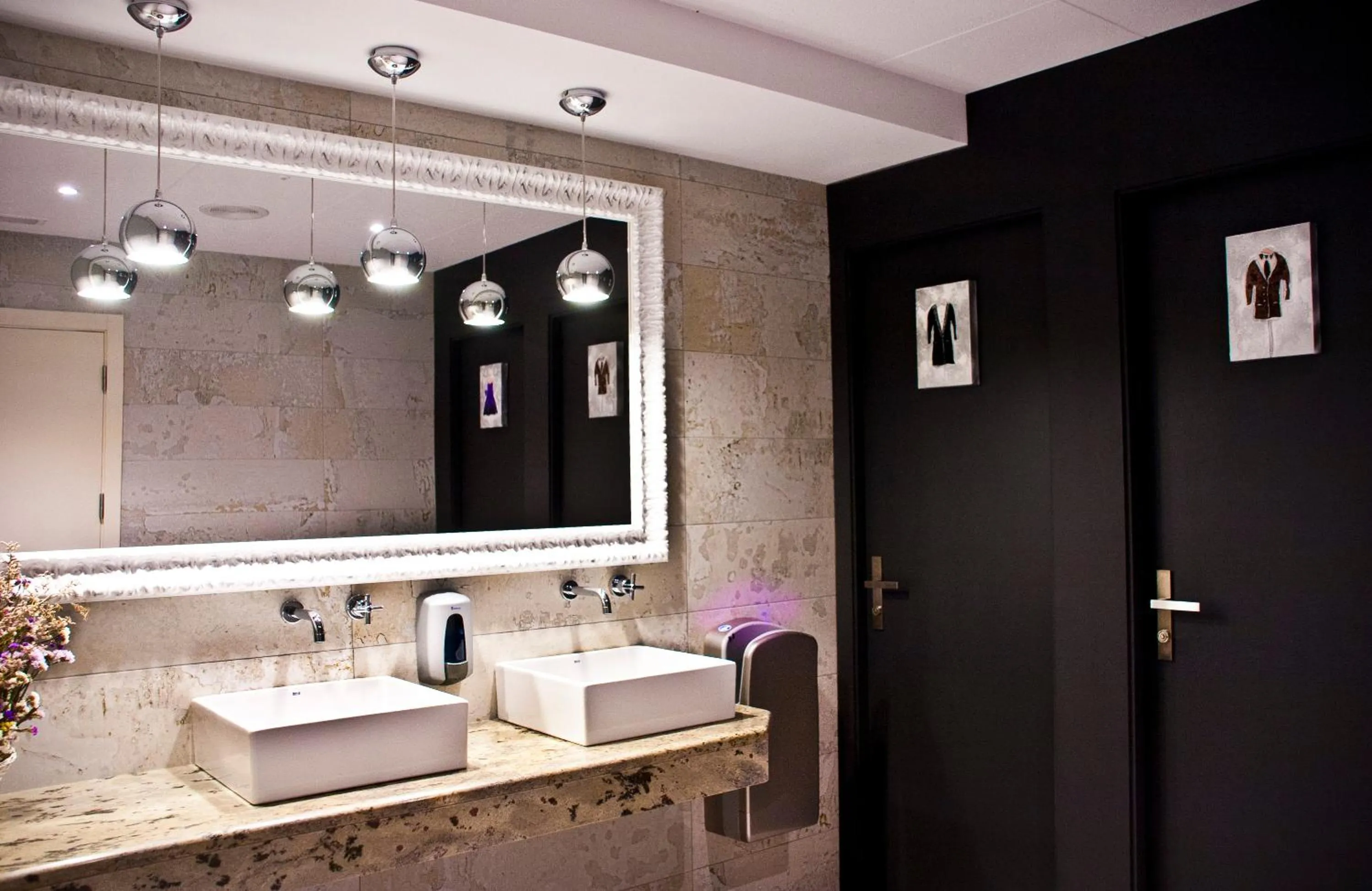Area and facilities in Sant Jordi Boutique Hotel