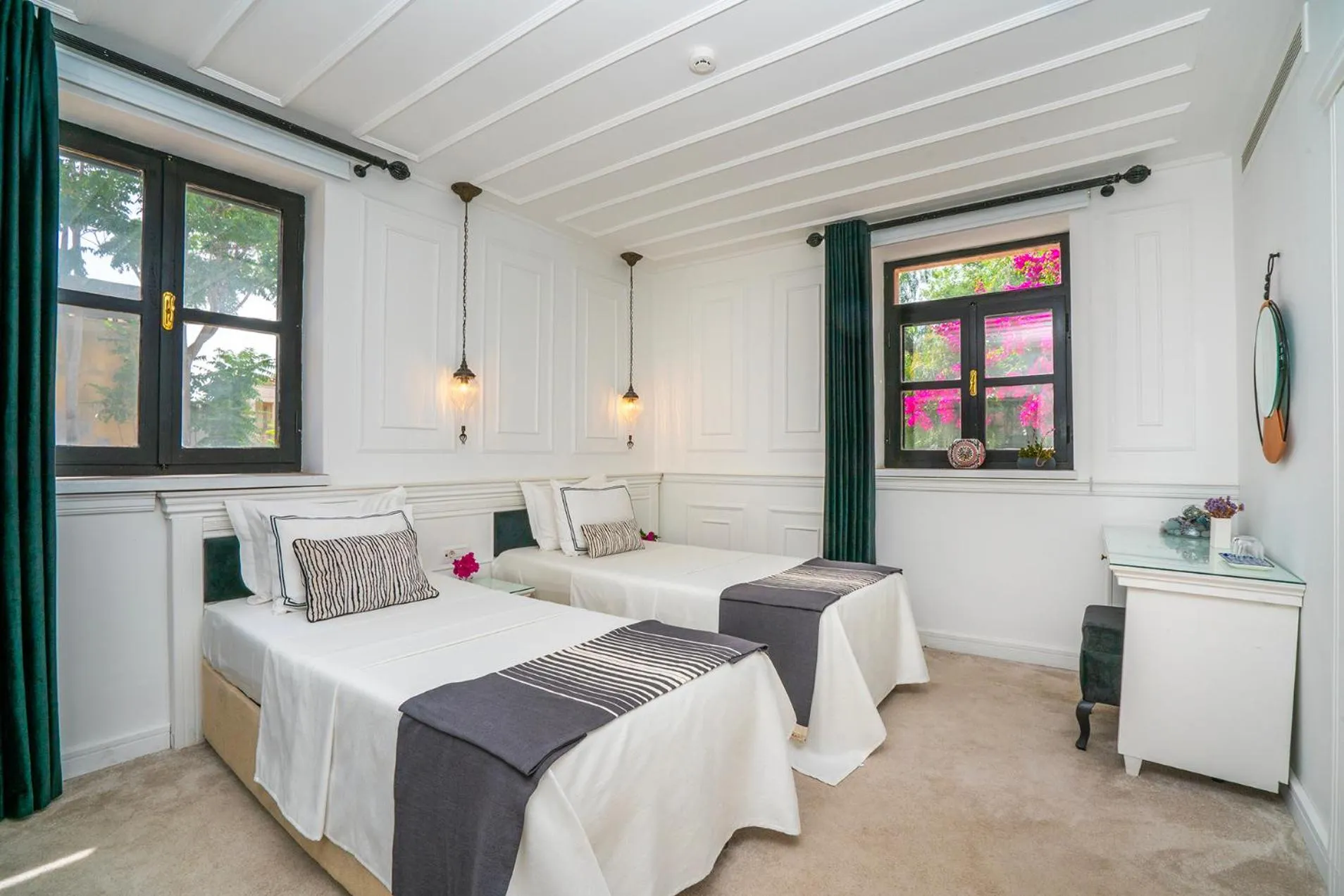 Bed in Siyah Lale Cunda 1841