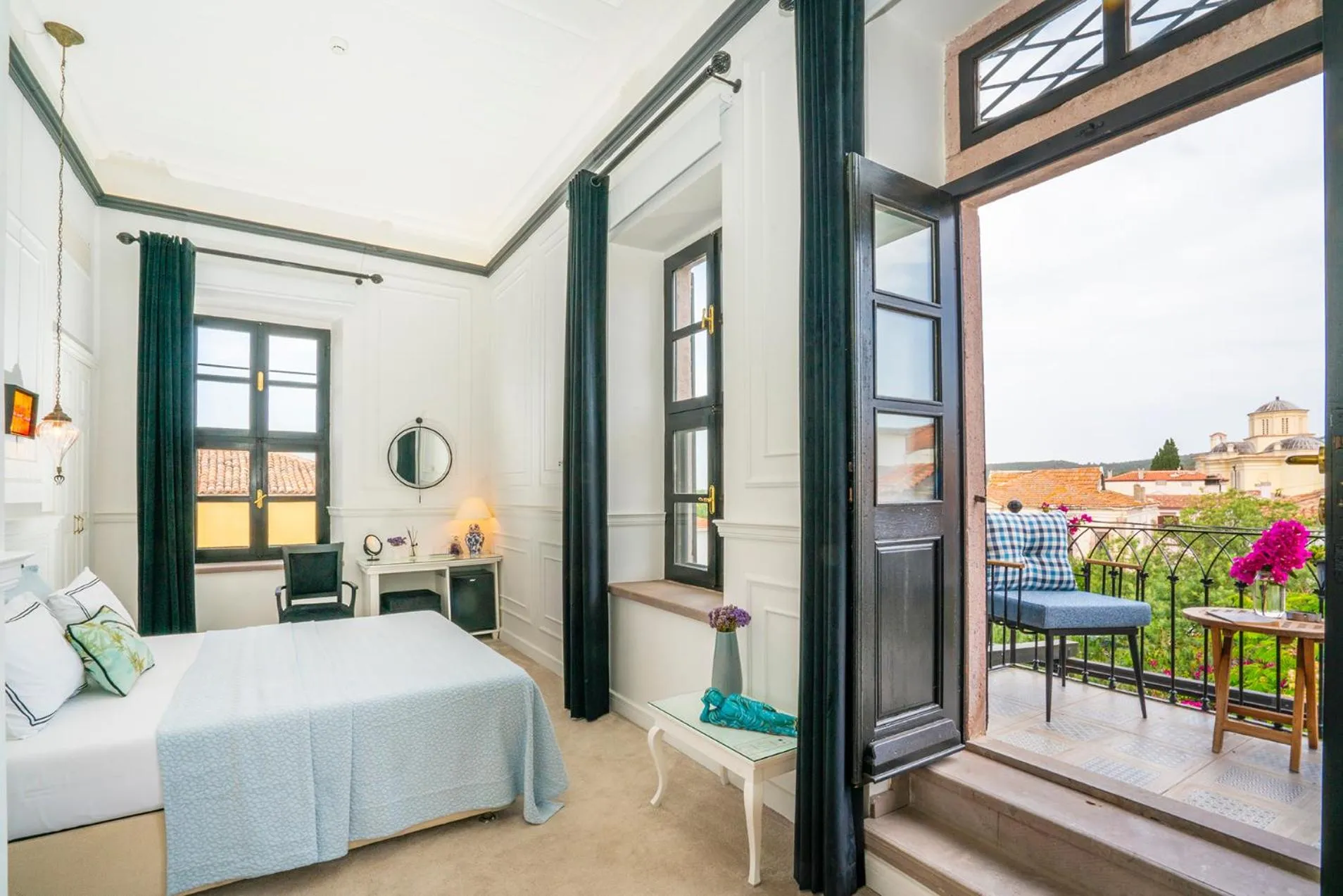 Bed in Siyah Lale Cunda 1841