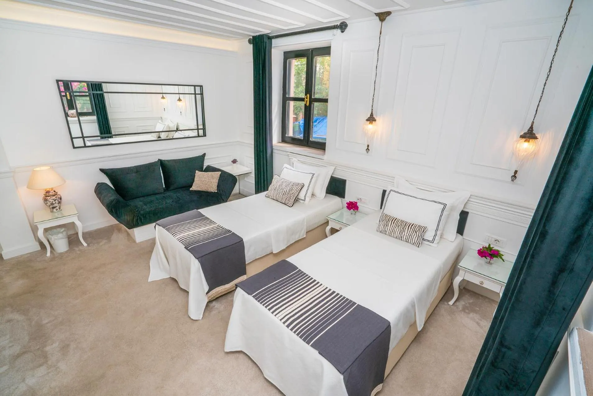 Bed in Siyah Lale Cunda 1841