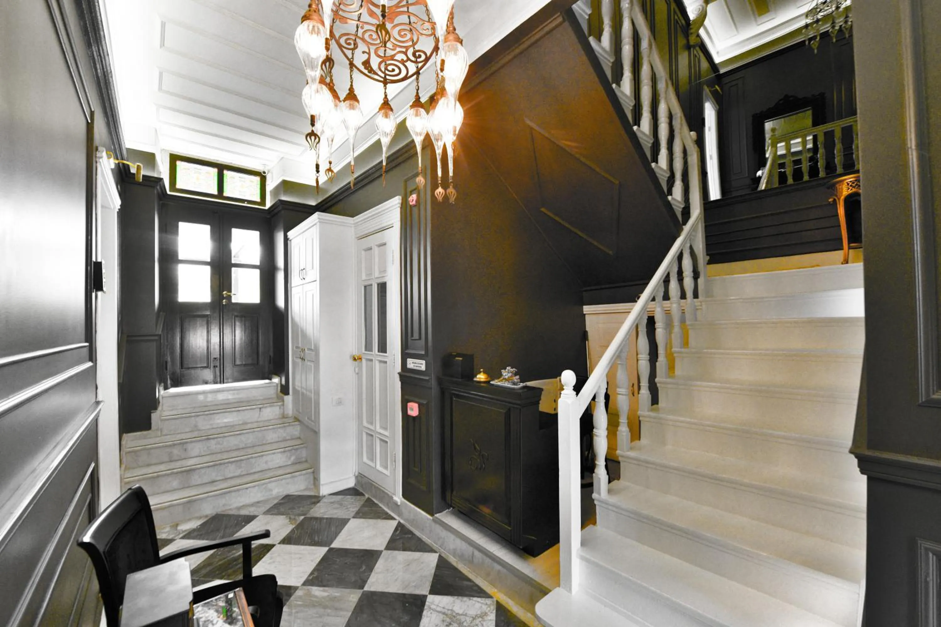 Lobby or reception in Siyah Lale Cunda 1841