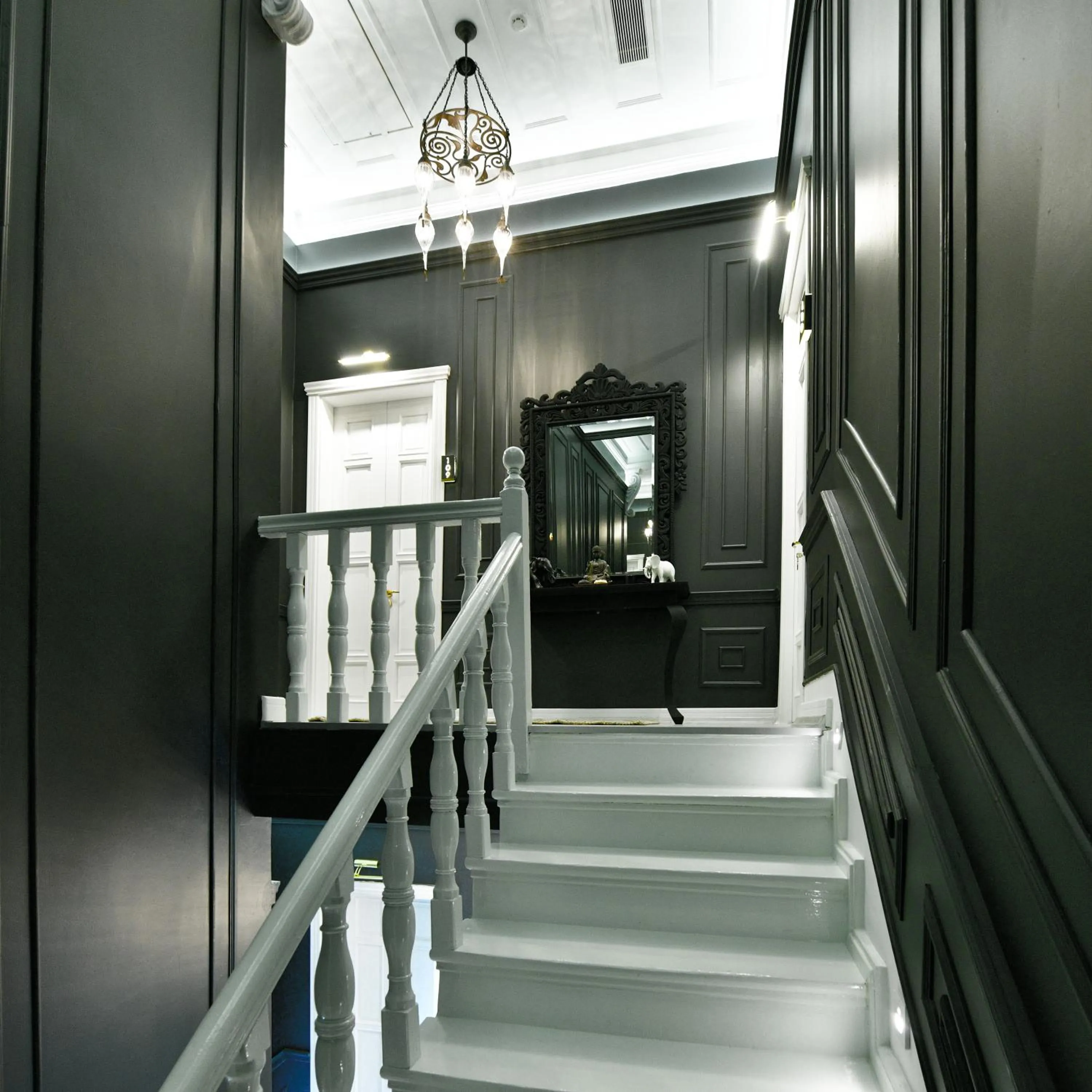 Facade/entrance in Siyah Lale Cunda 1841