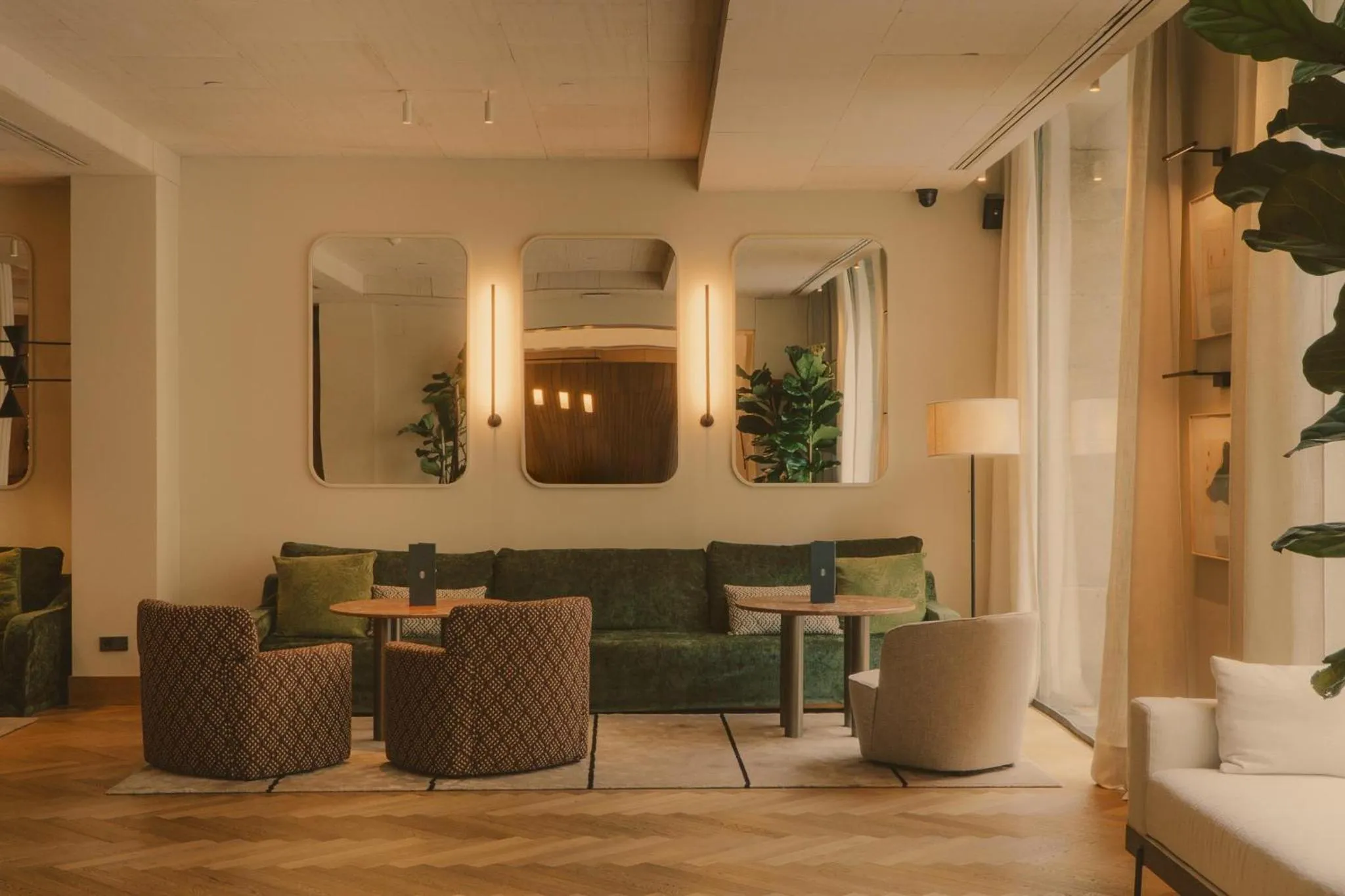 Lobby or reception in Hotel Regina Barcelona