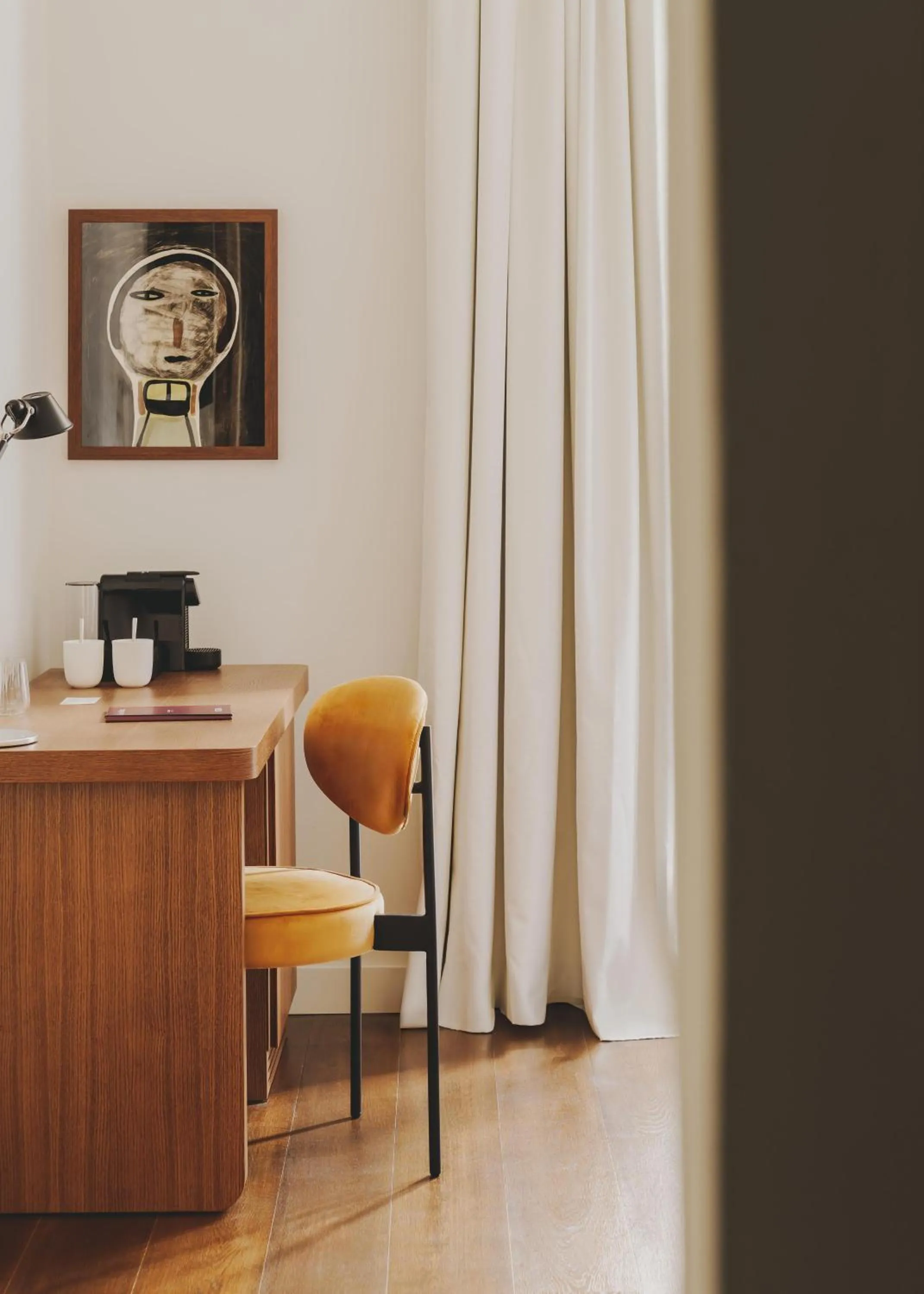 Photo of the whole room in Hotel Regina Barcelona