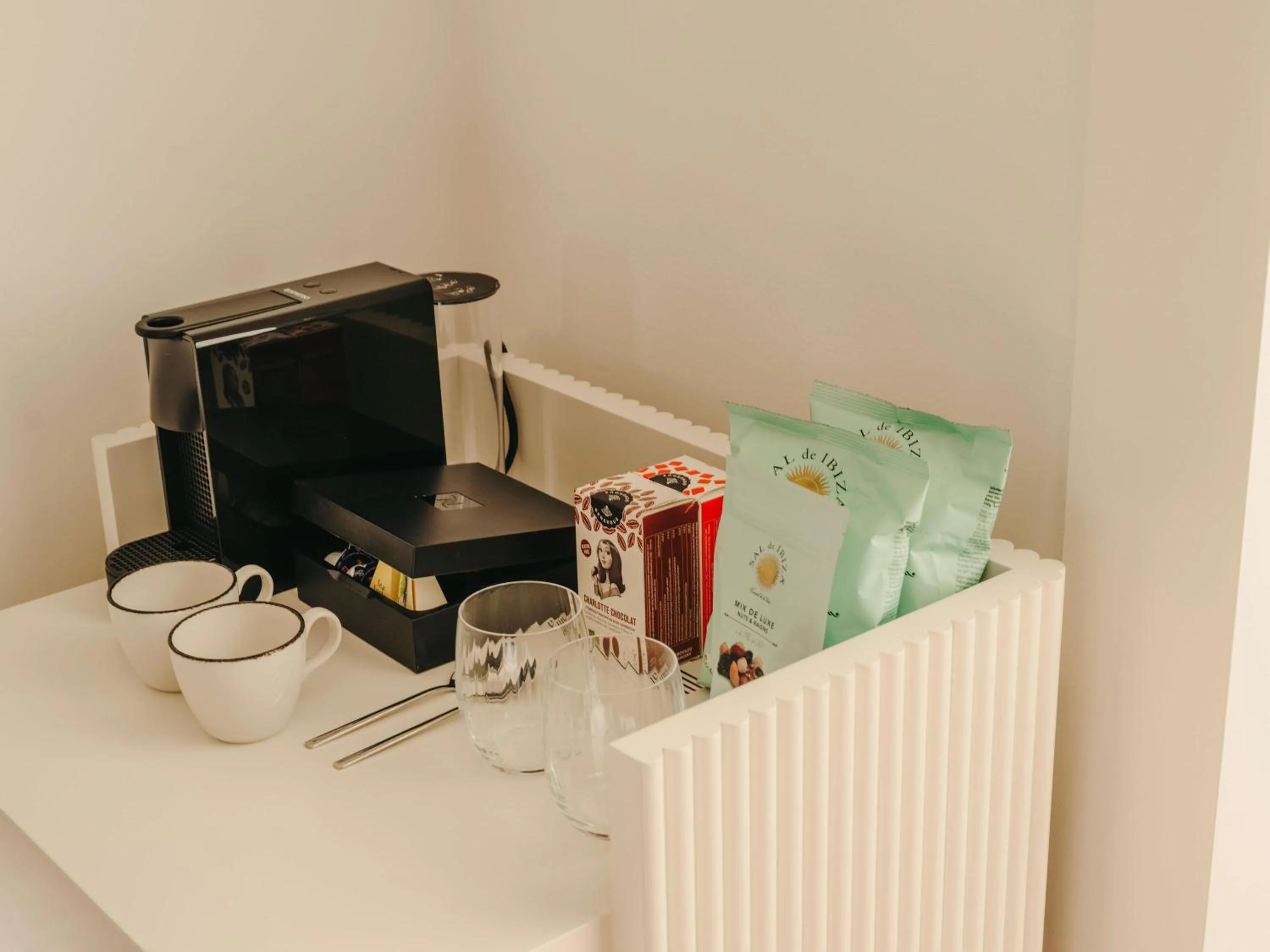 Photo of the whole room in Hotel Regina Barcelona