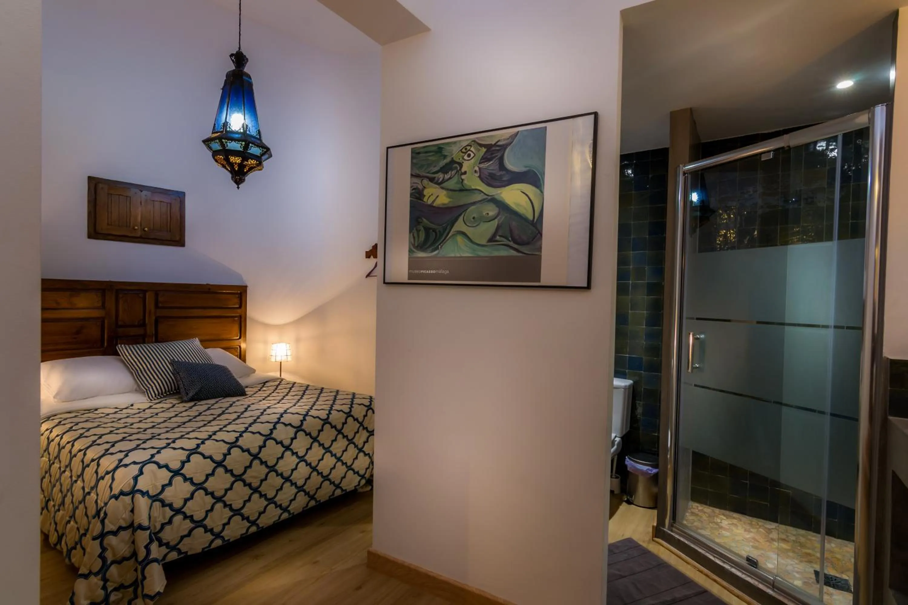 Shower, Bed in Boutique Hotel La Posada del Angel Ojén