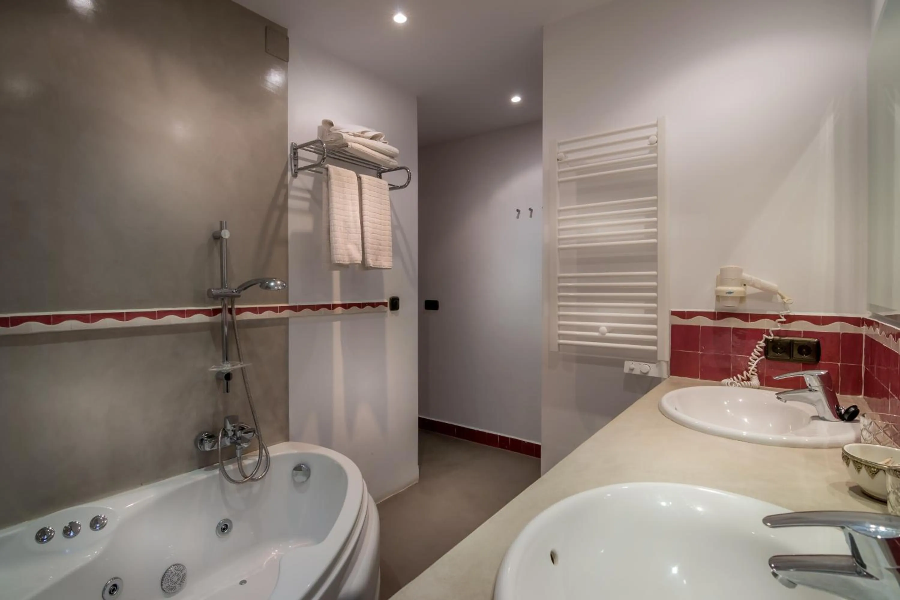 Shower in Boutique Hotel La Posada del Angel Ojén