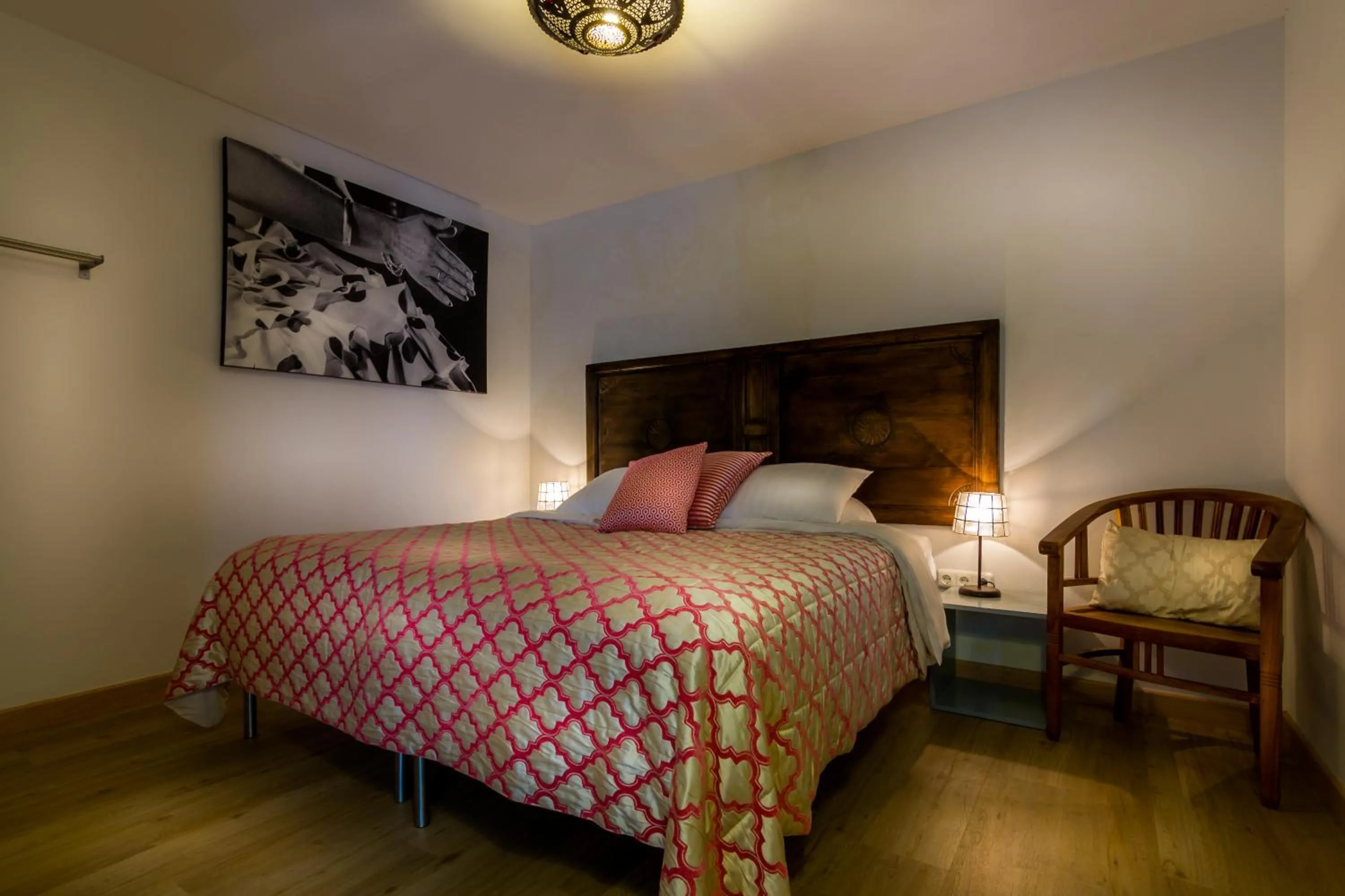 Shower, Bed in Boutique Hotel La Posada del Angel Ojén