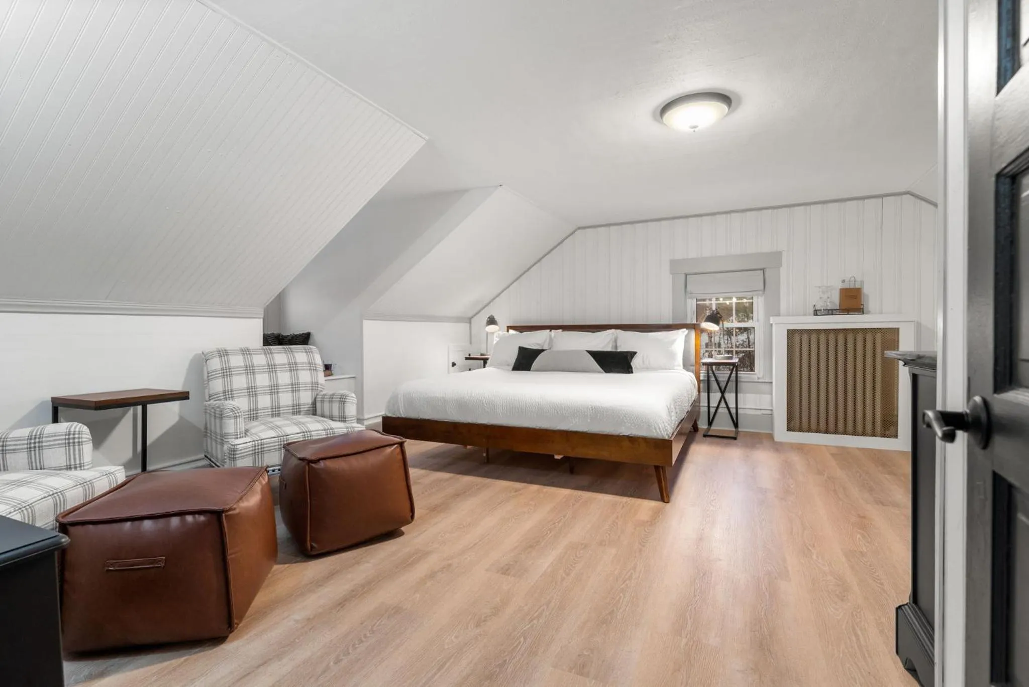 Bed in Launchpoint Lodge