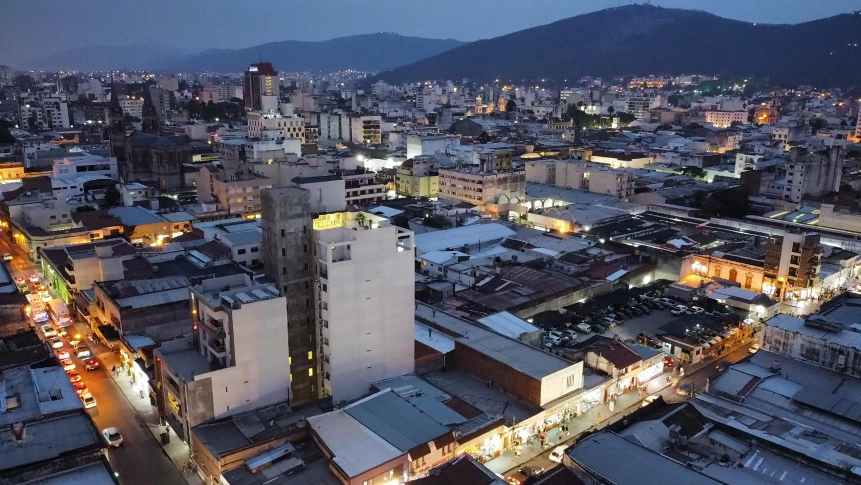 Property building in HOMEFULL Apartamentos