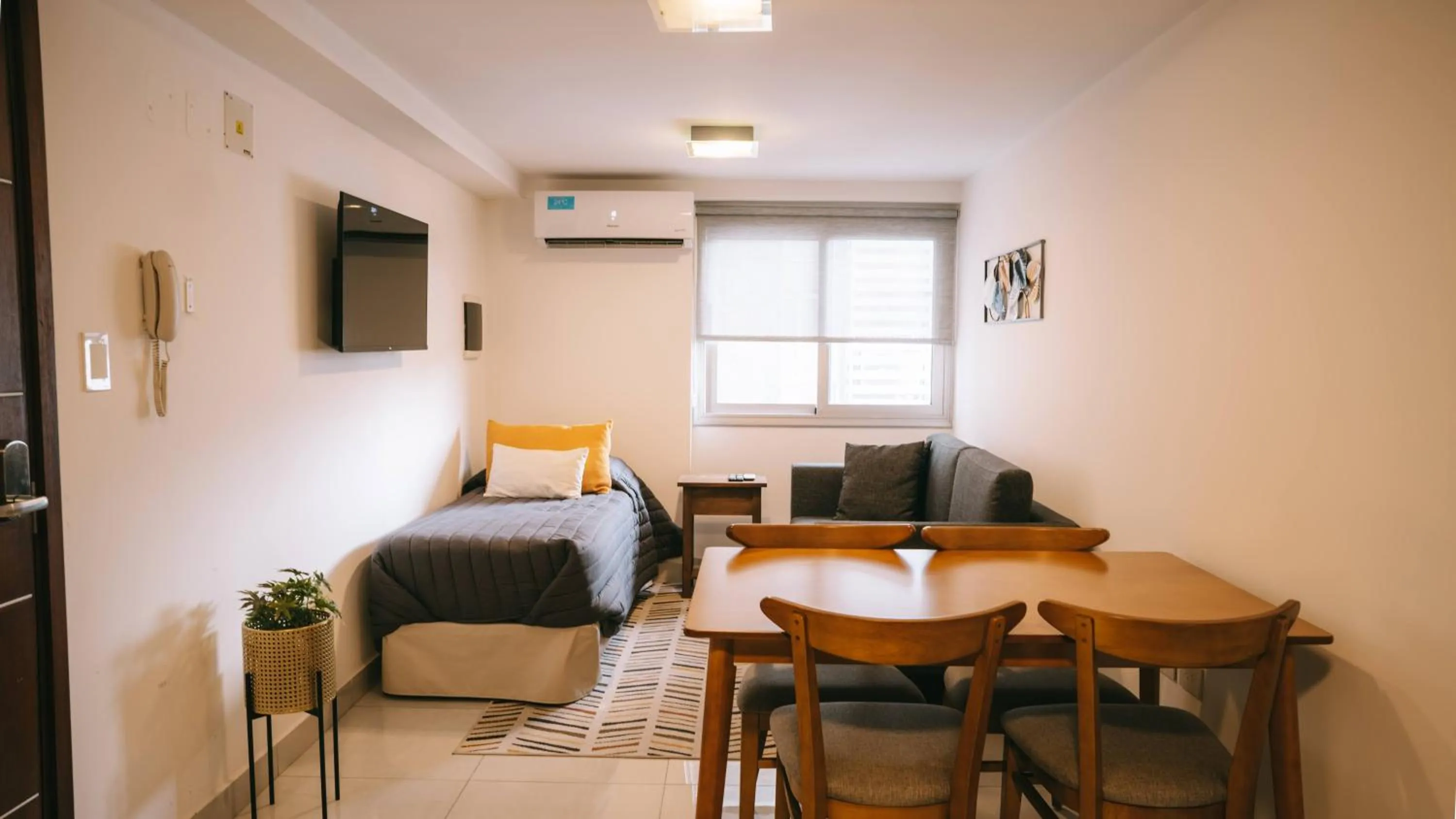 Communal lounge/ TV room, Bed in HOMEFULL Apartamentos