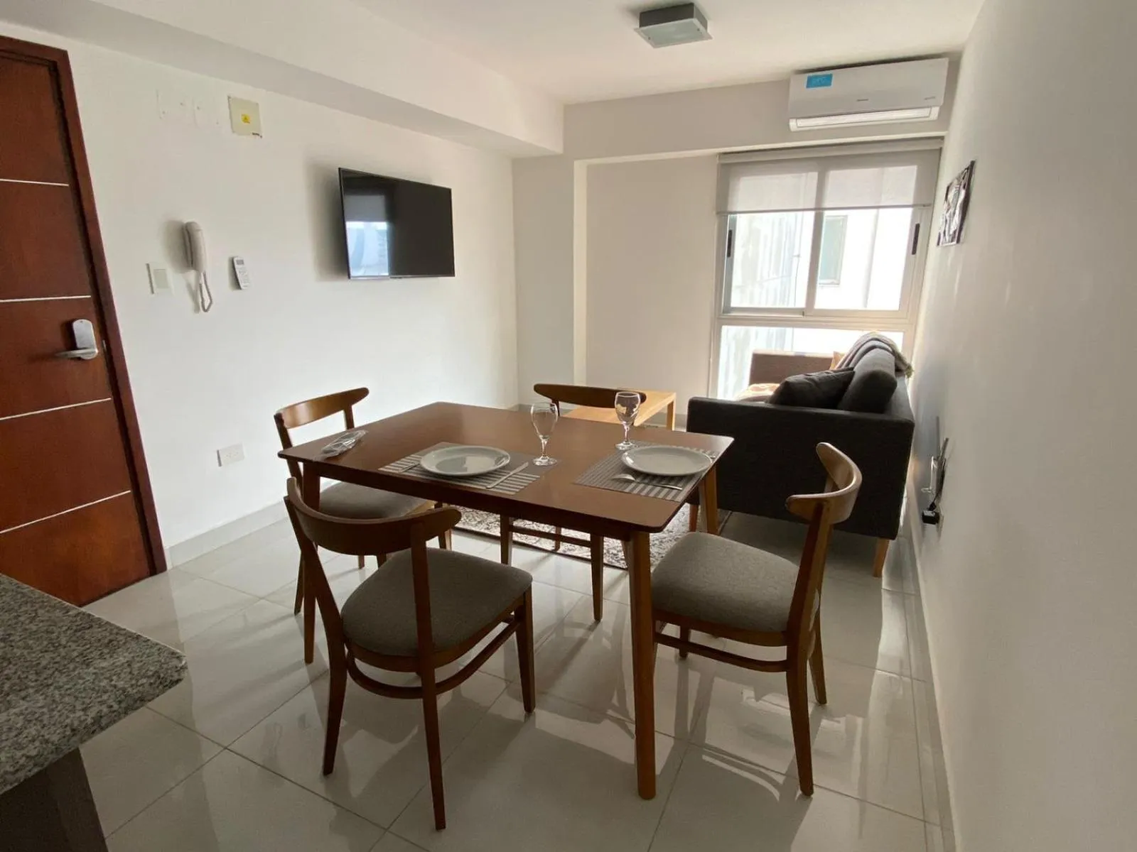 Dining area in HOMEFULL Apartamentos