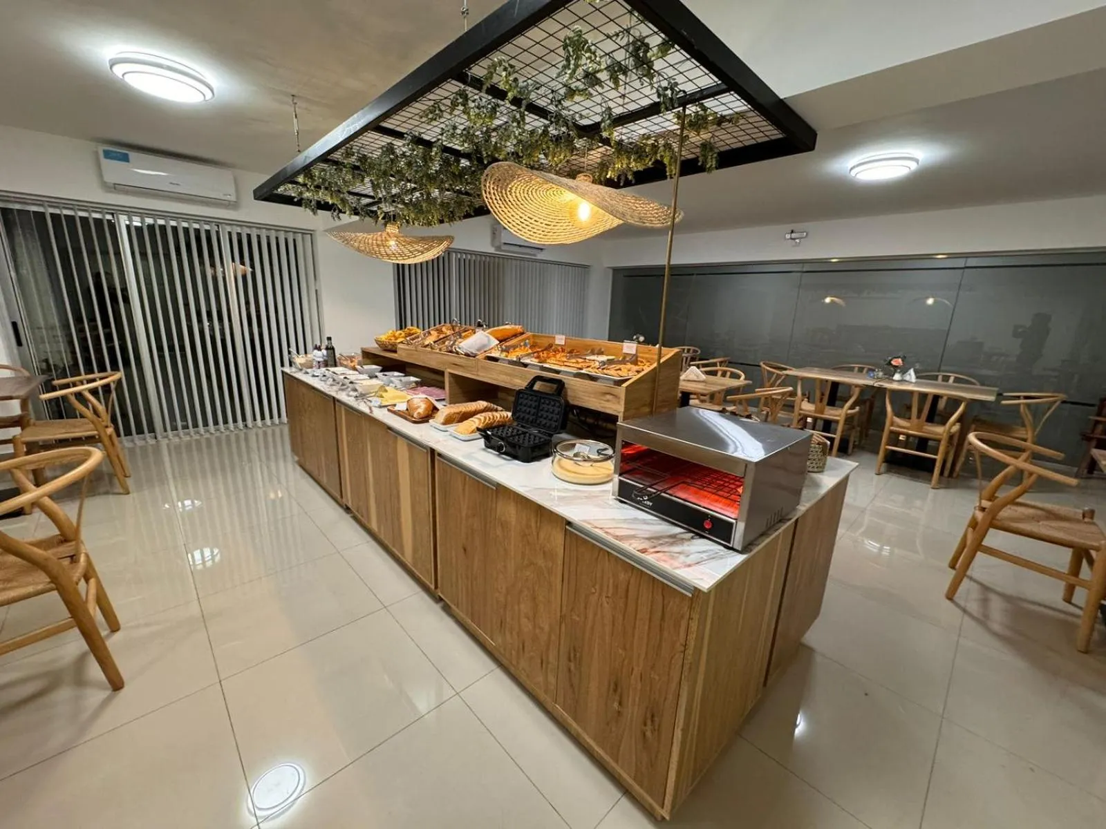 Buffet breakfast in HOMEFULL Apartamentos