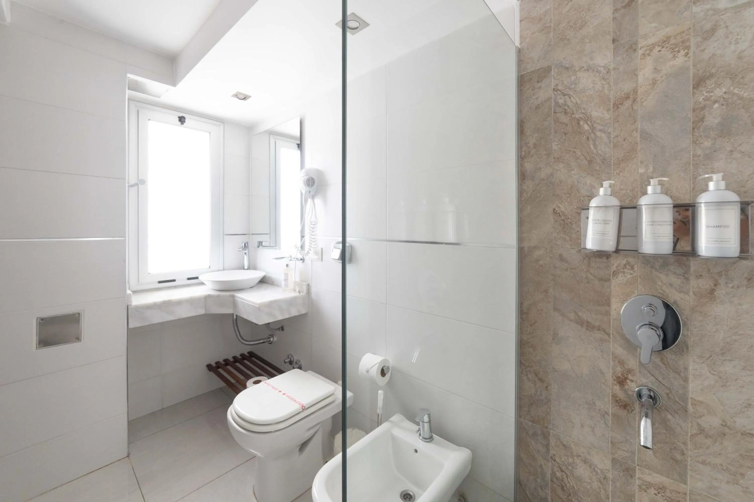 Property building in HOMEFULL Apartamentos