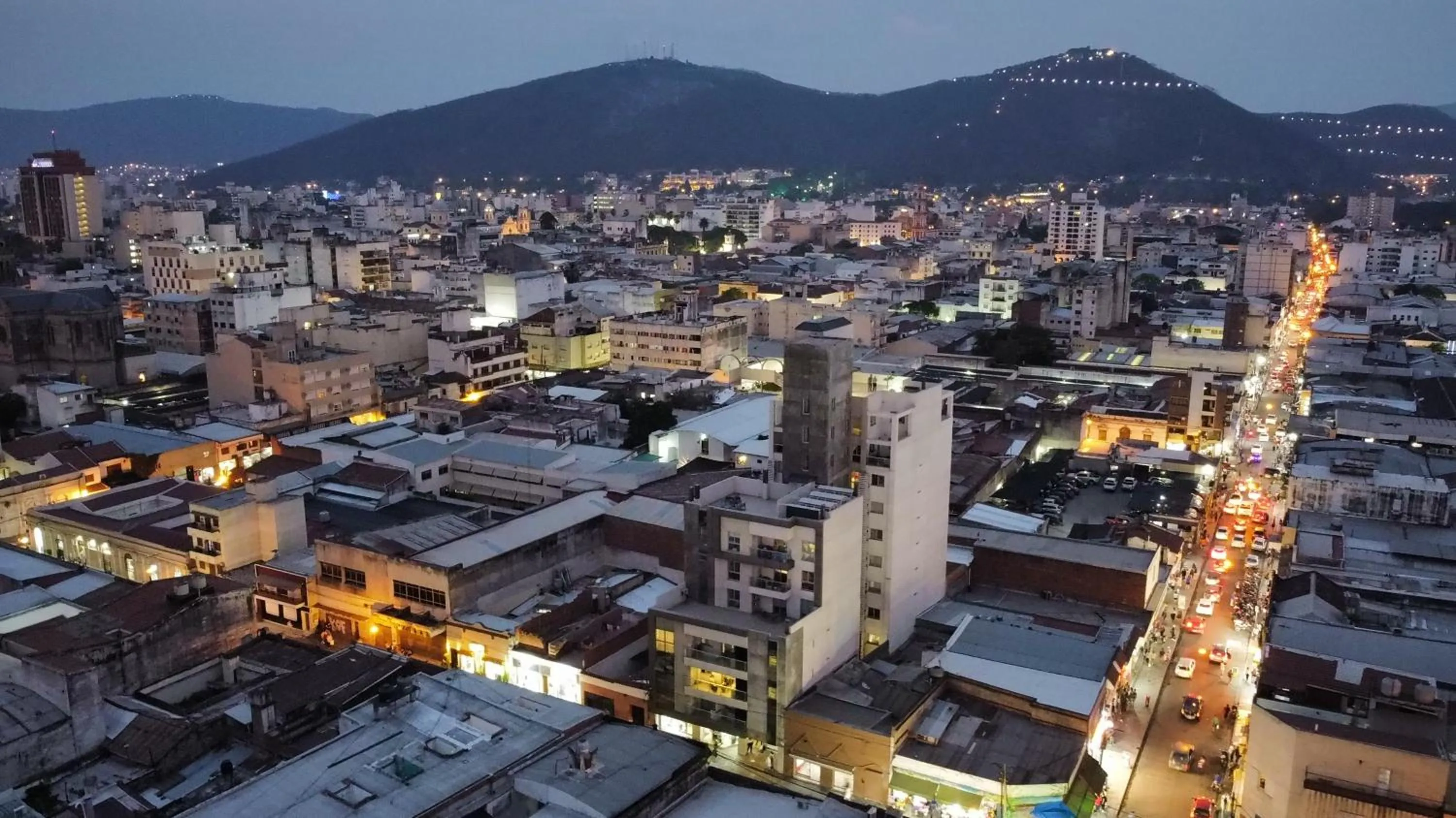 Property building in HOMEFULL Apartamentos