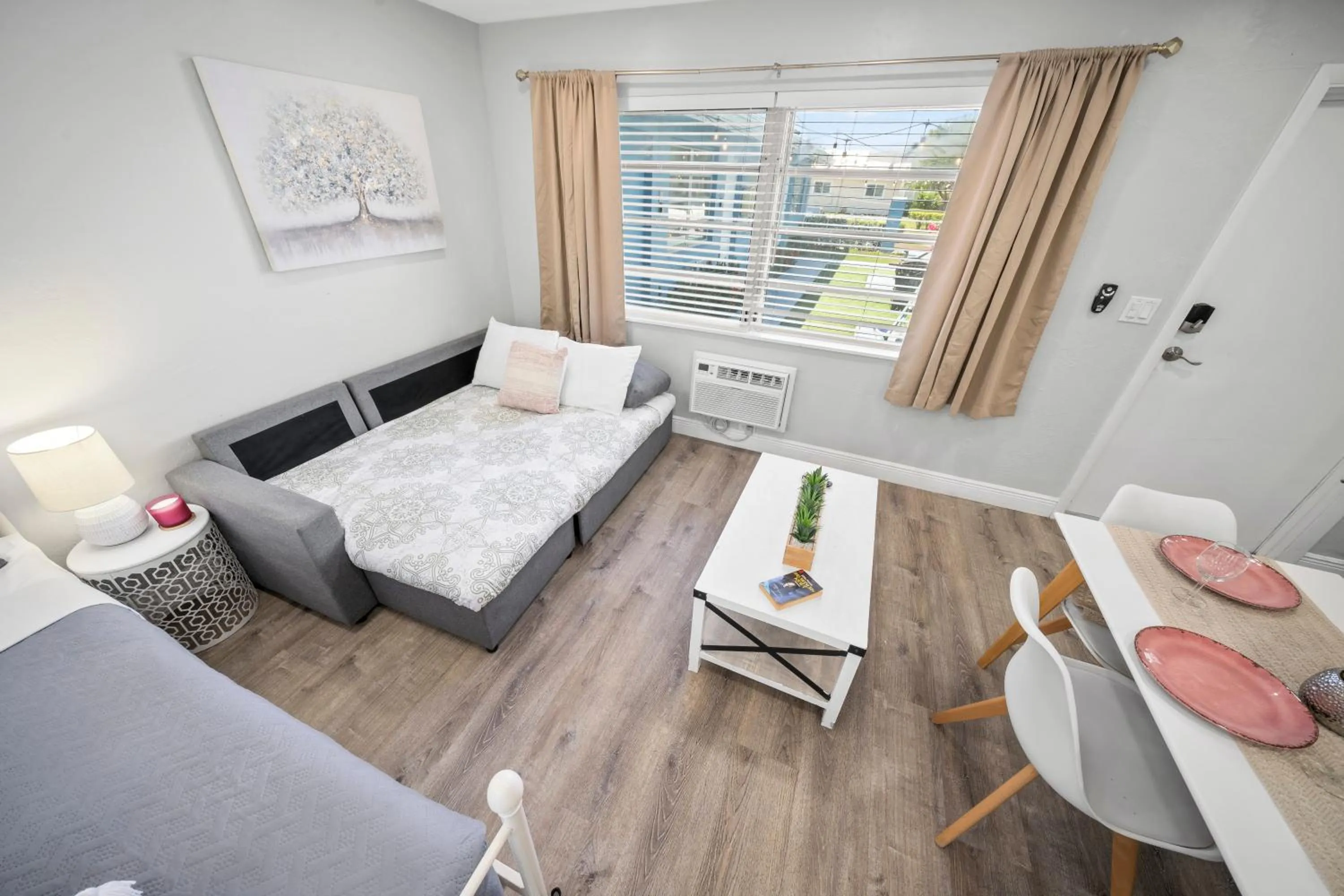 Bed in Bayview Regency Apartments By Lowkl