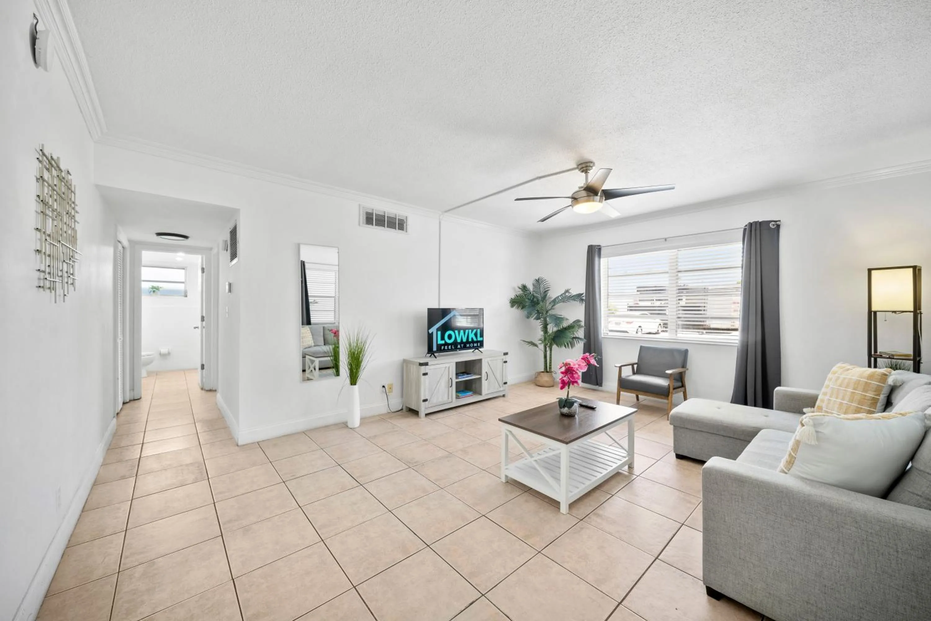 Bayview Regency Apartments By Lowkl