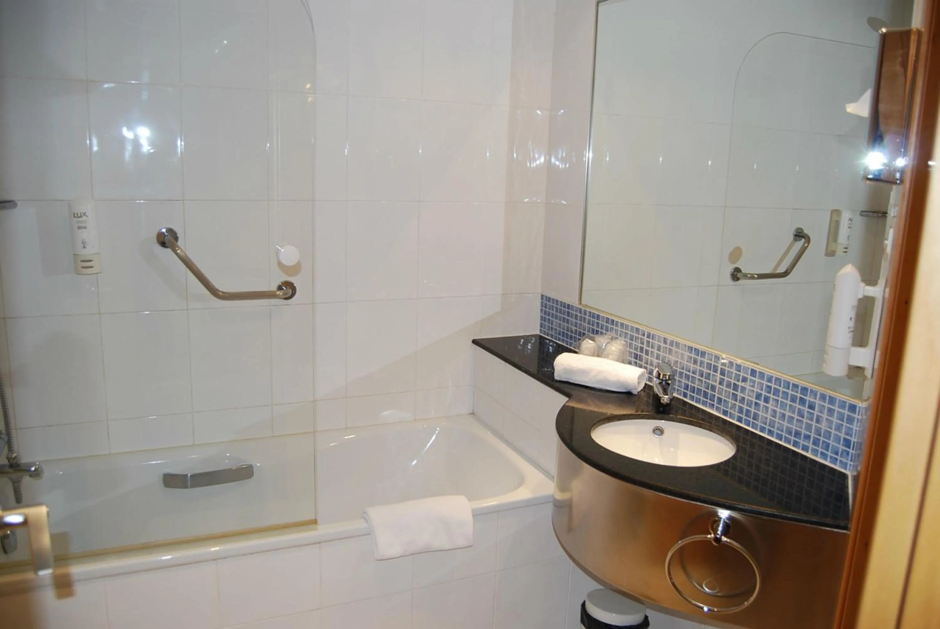 Bathroom in Holiday Inn Express Valencia Bonaire by IHG