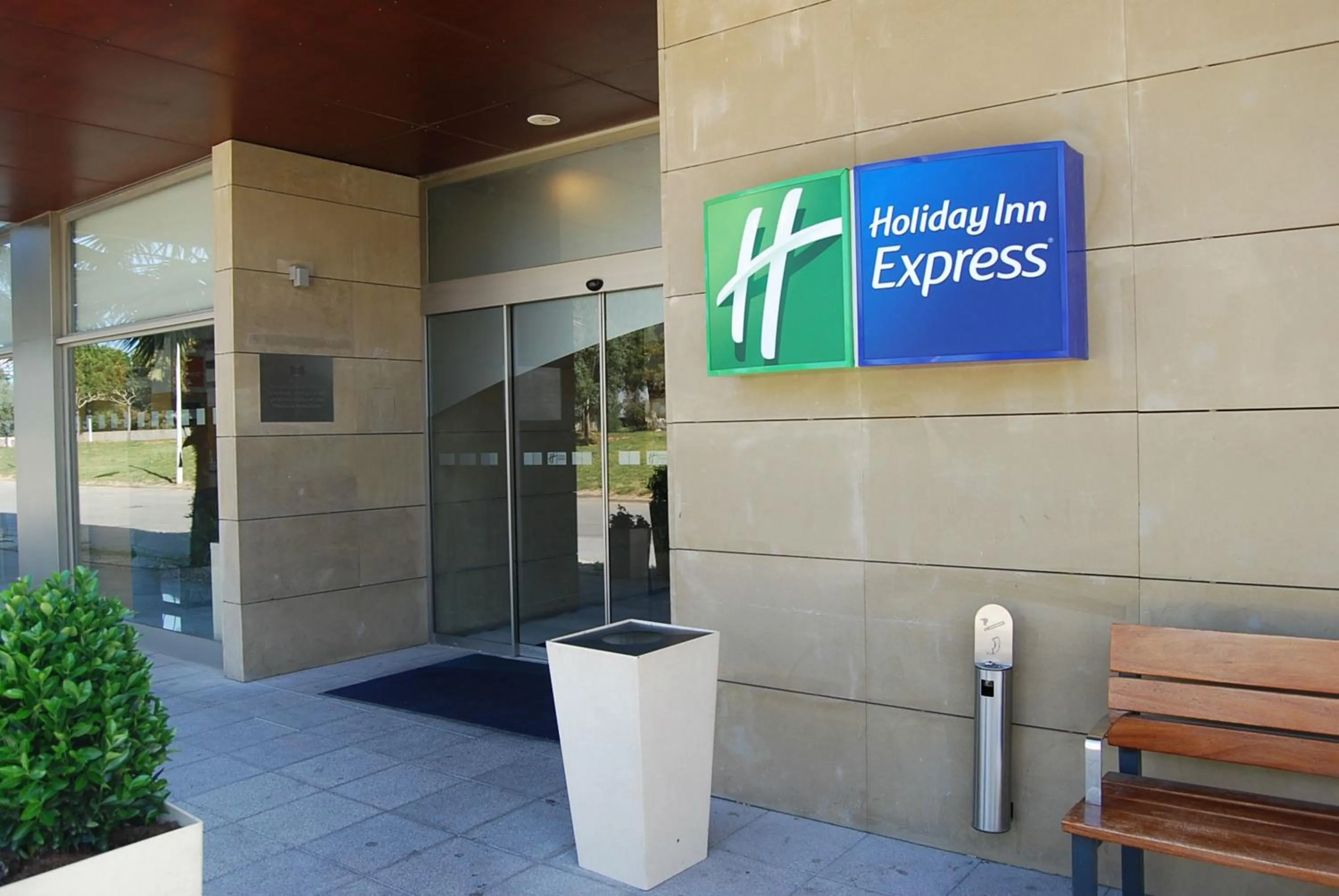 Facade/entrance in Holiday Inn Express Valencia Bonaire by IHG