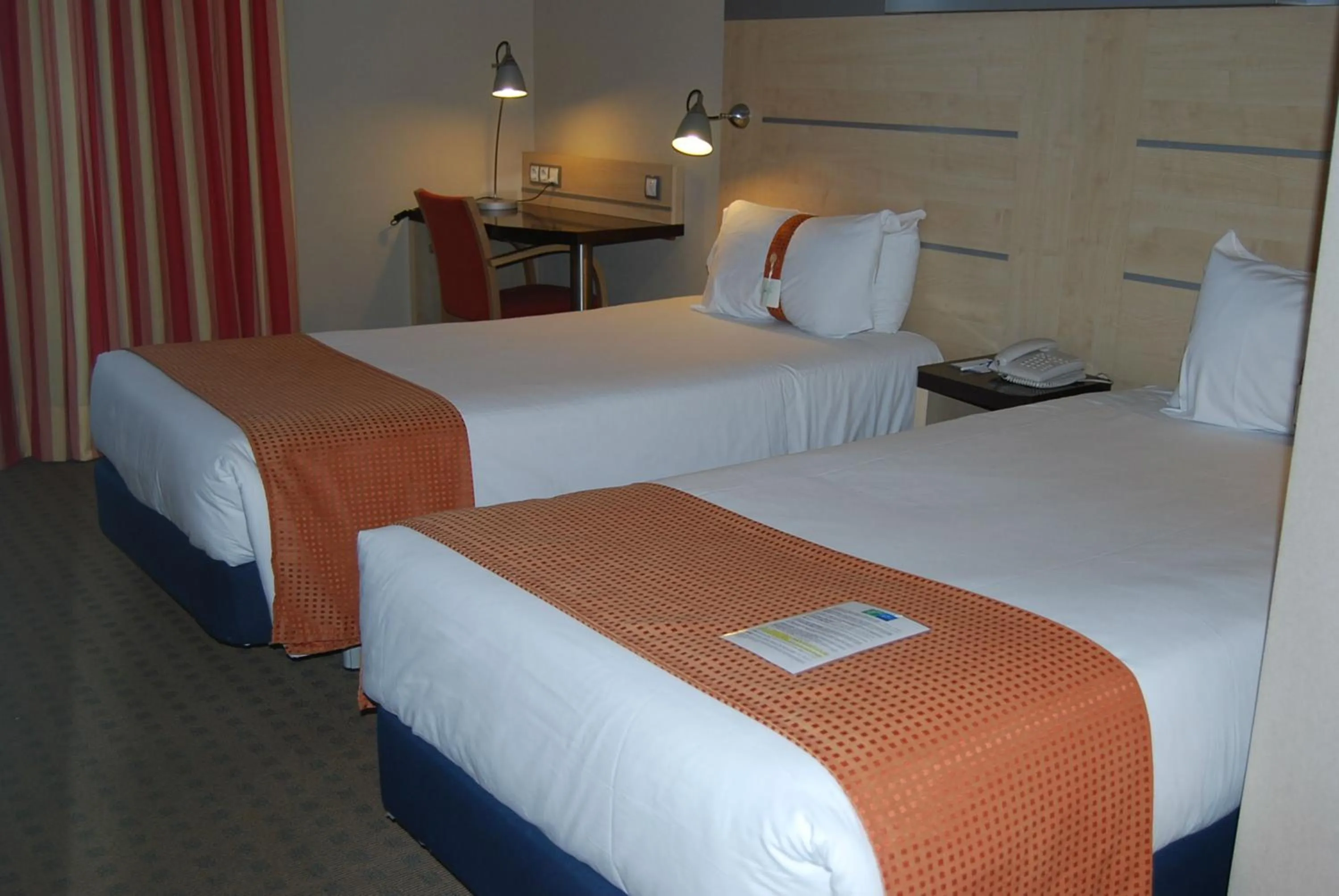 Photo of the whole room, Bed in Holiday Inn Express Valencia Bonaire by IHG