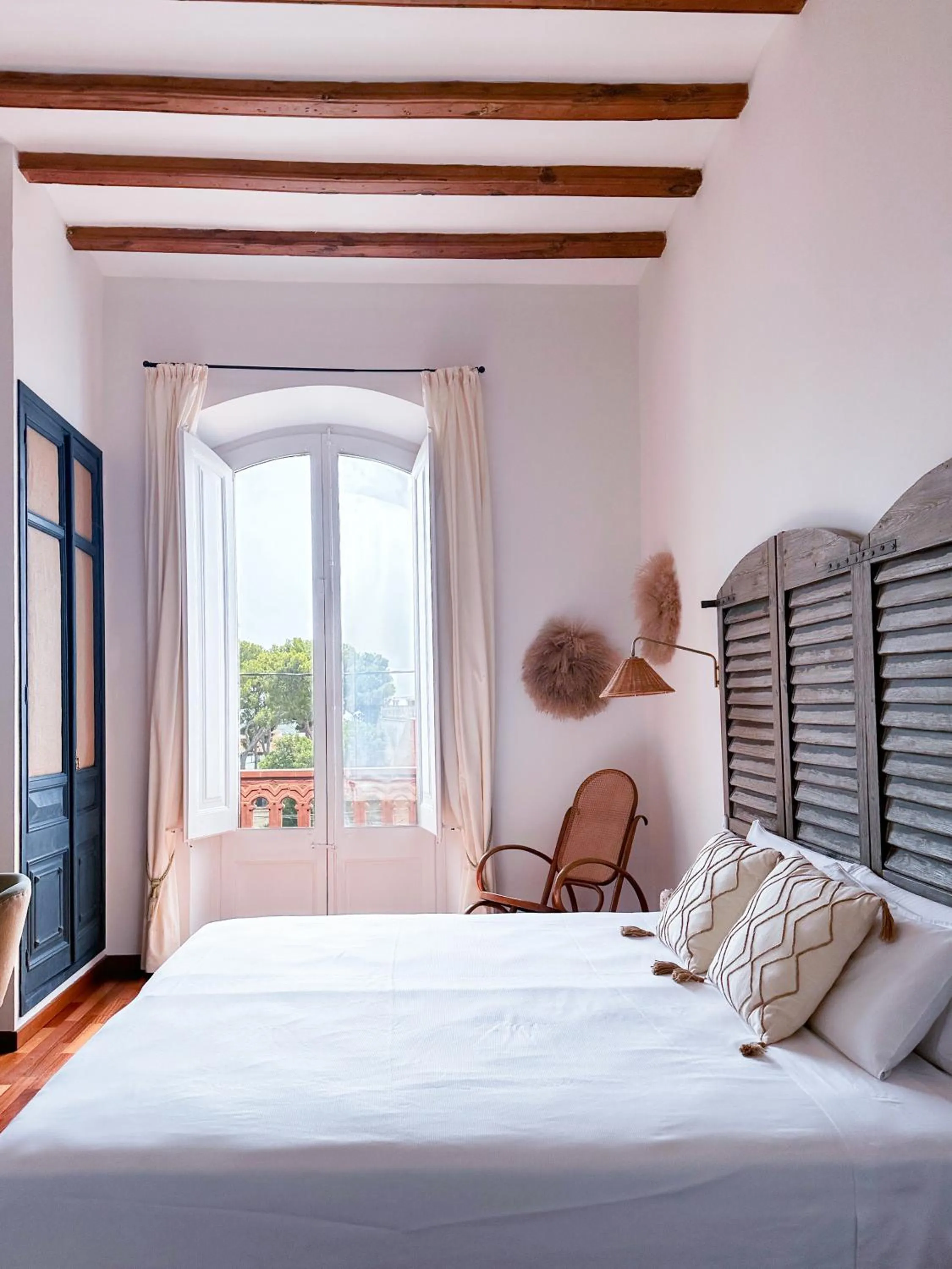 Photo of the whole room, Bed in Hotel Palou 1874