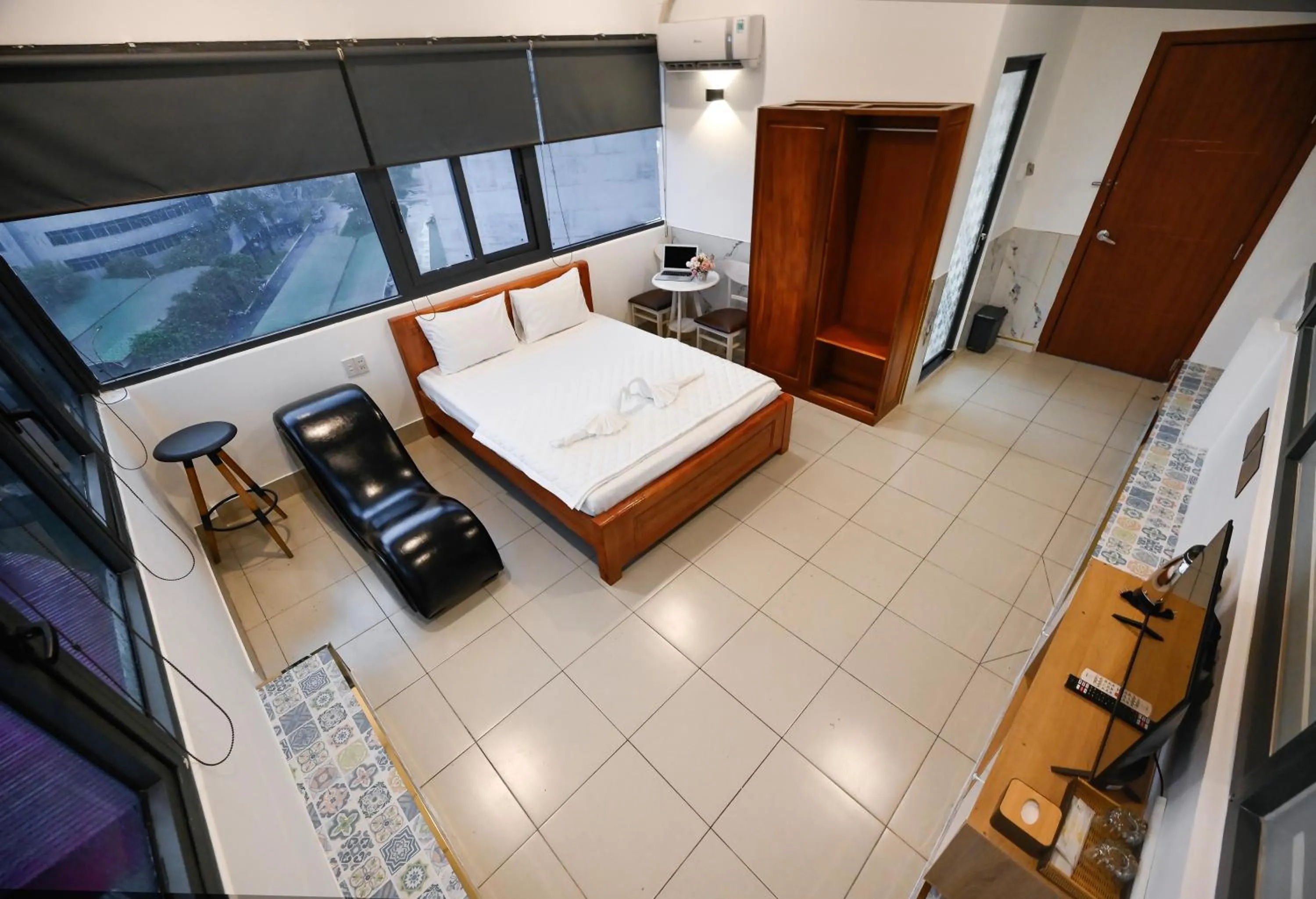 Bedroom, Bed in Yoyo Airport Saigon Hotel