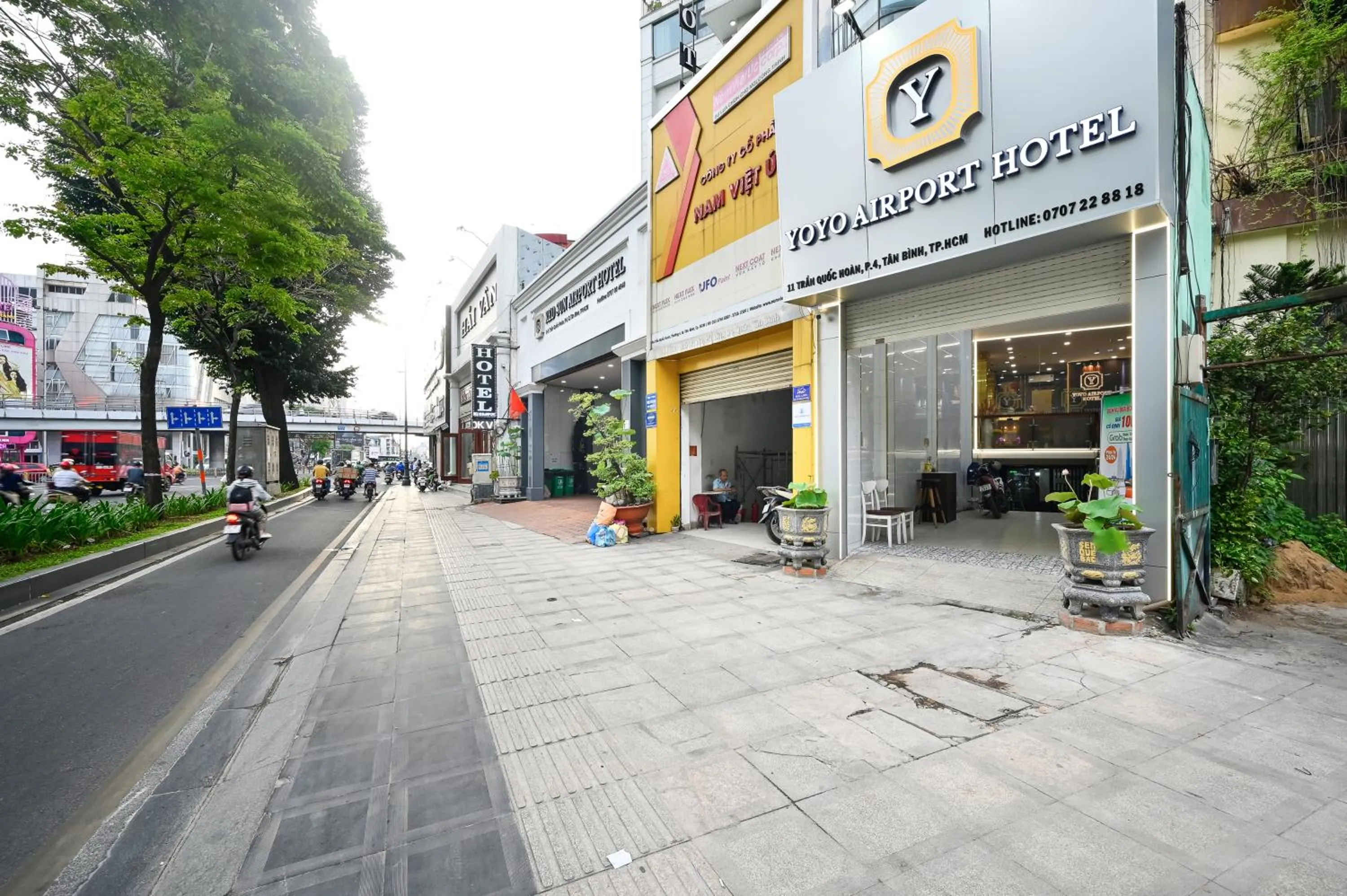 Property building in Yoyo Airport Saigon Hotel