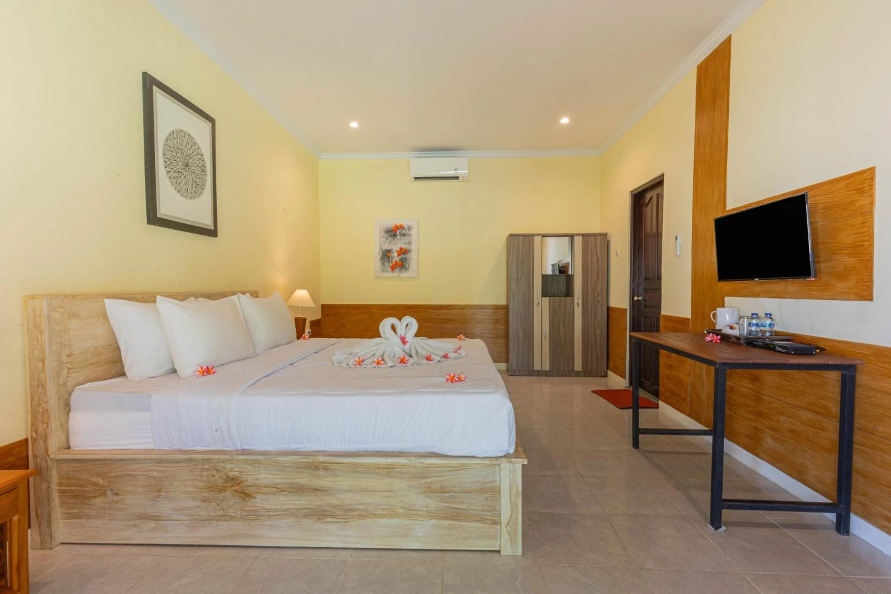 Photo of the whole room, Bed in Grand Ball Beach Garden