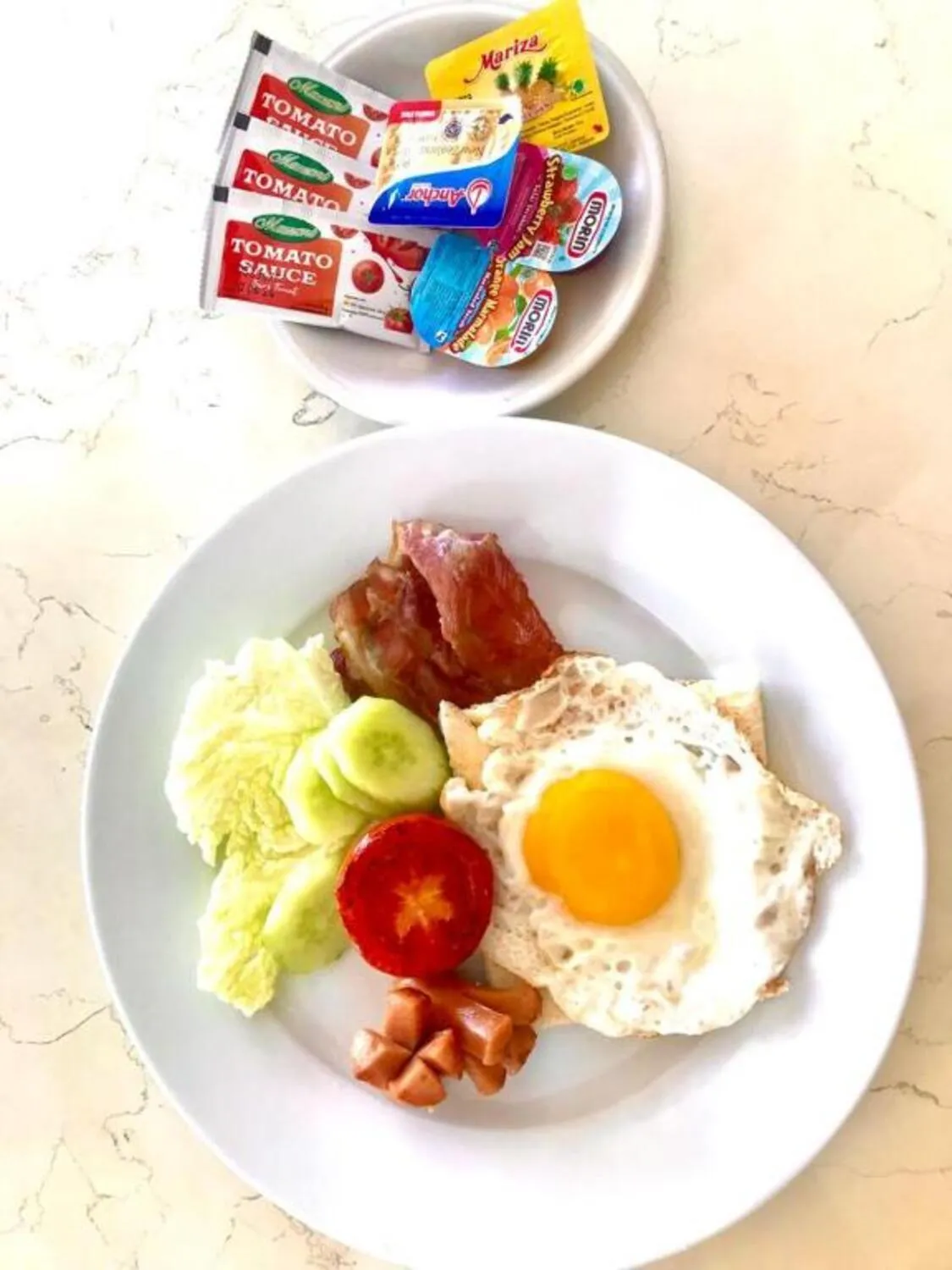 Breakfast in Grand Ball Beach Garden