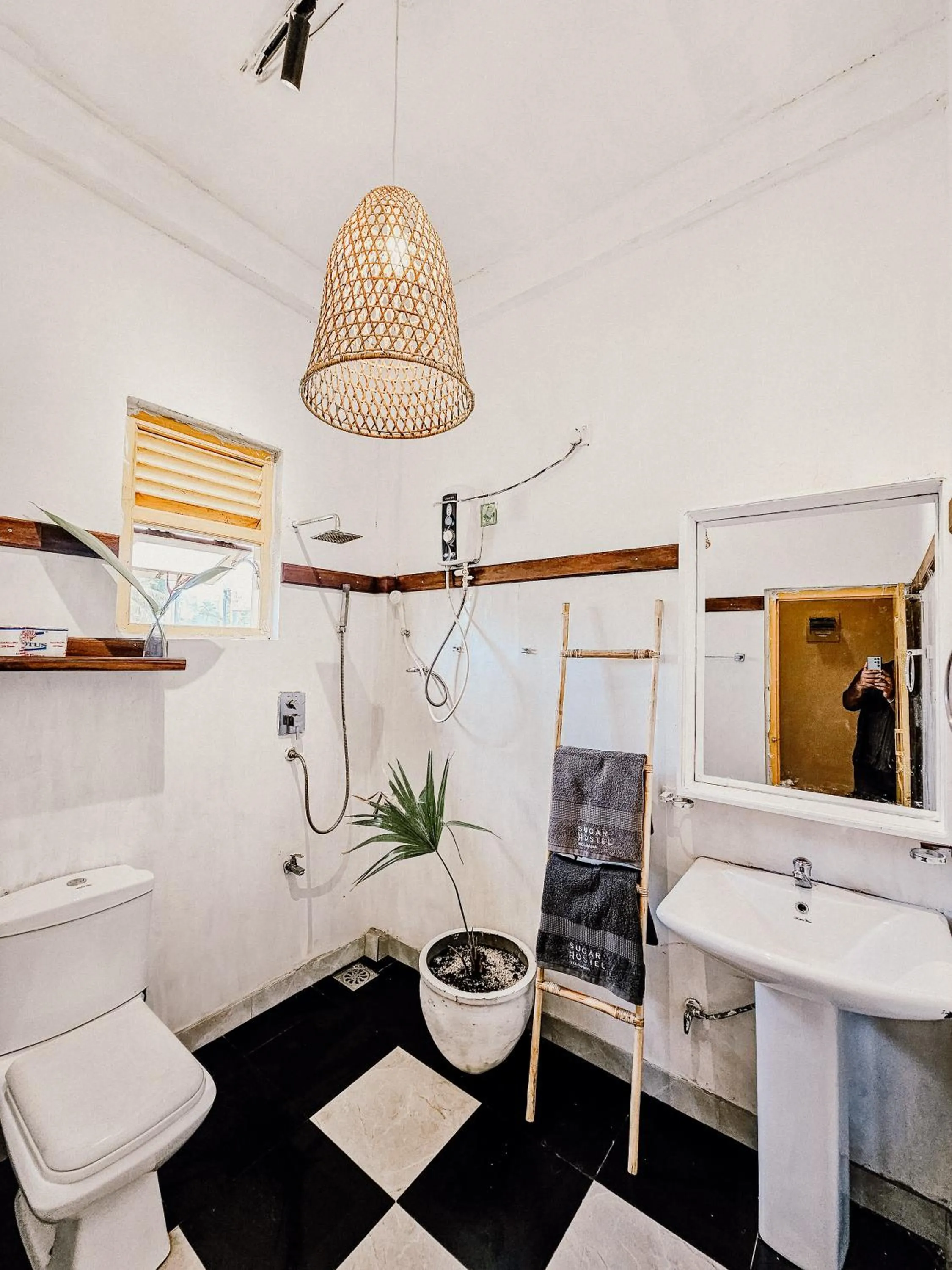 Bathroom in Sugar Hostel Weligama - Coliving & Coworking